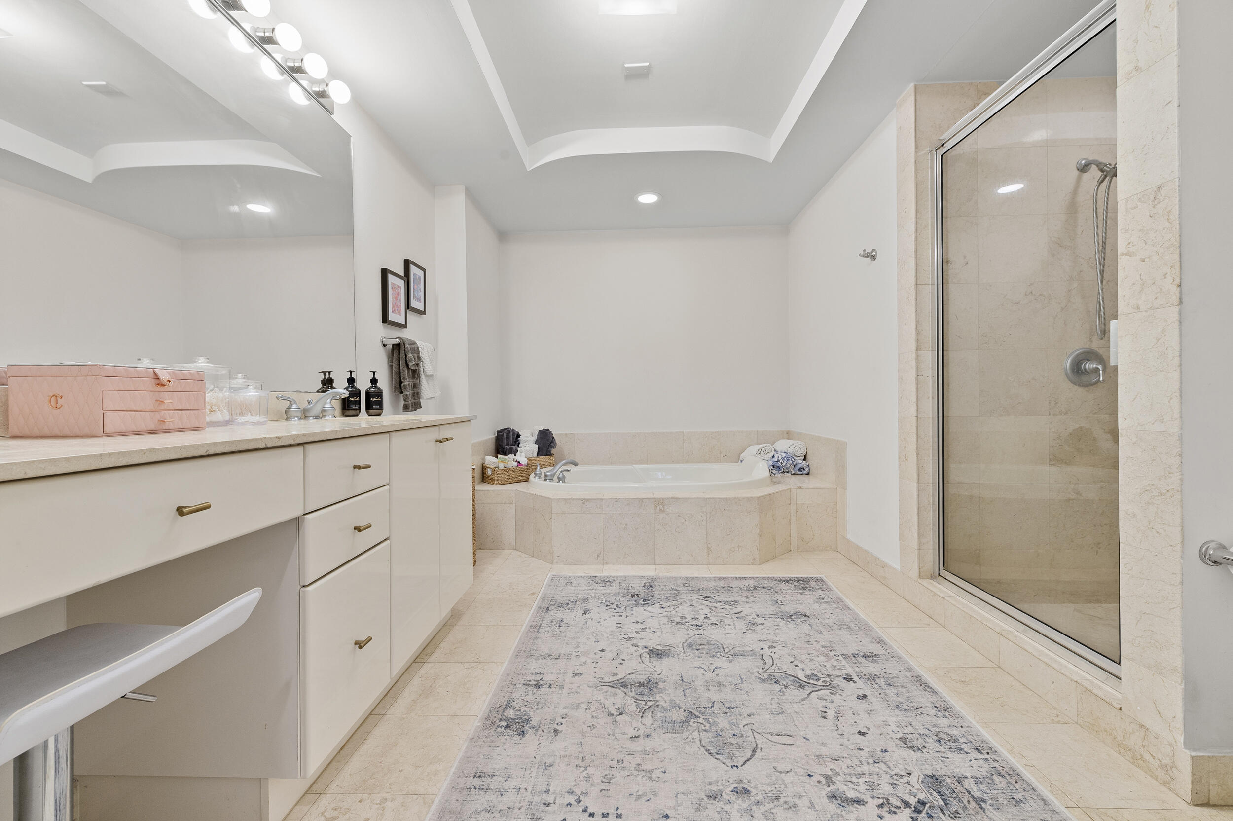 801 S Olive Avenue 1123