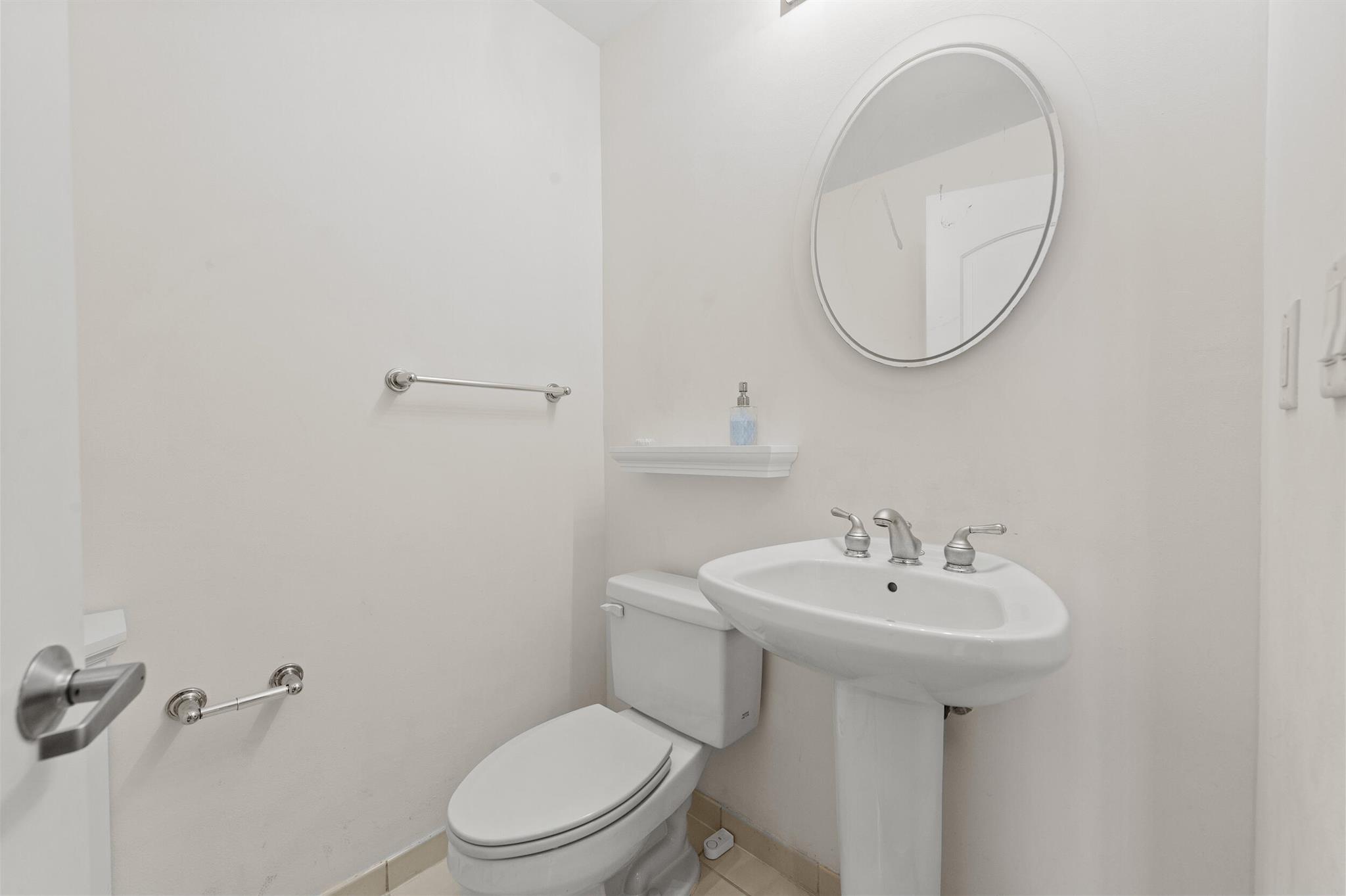 801 S Olive Avenue 1123