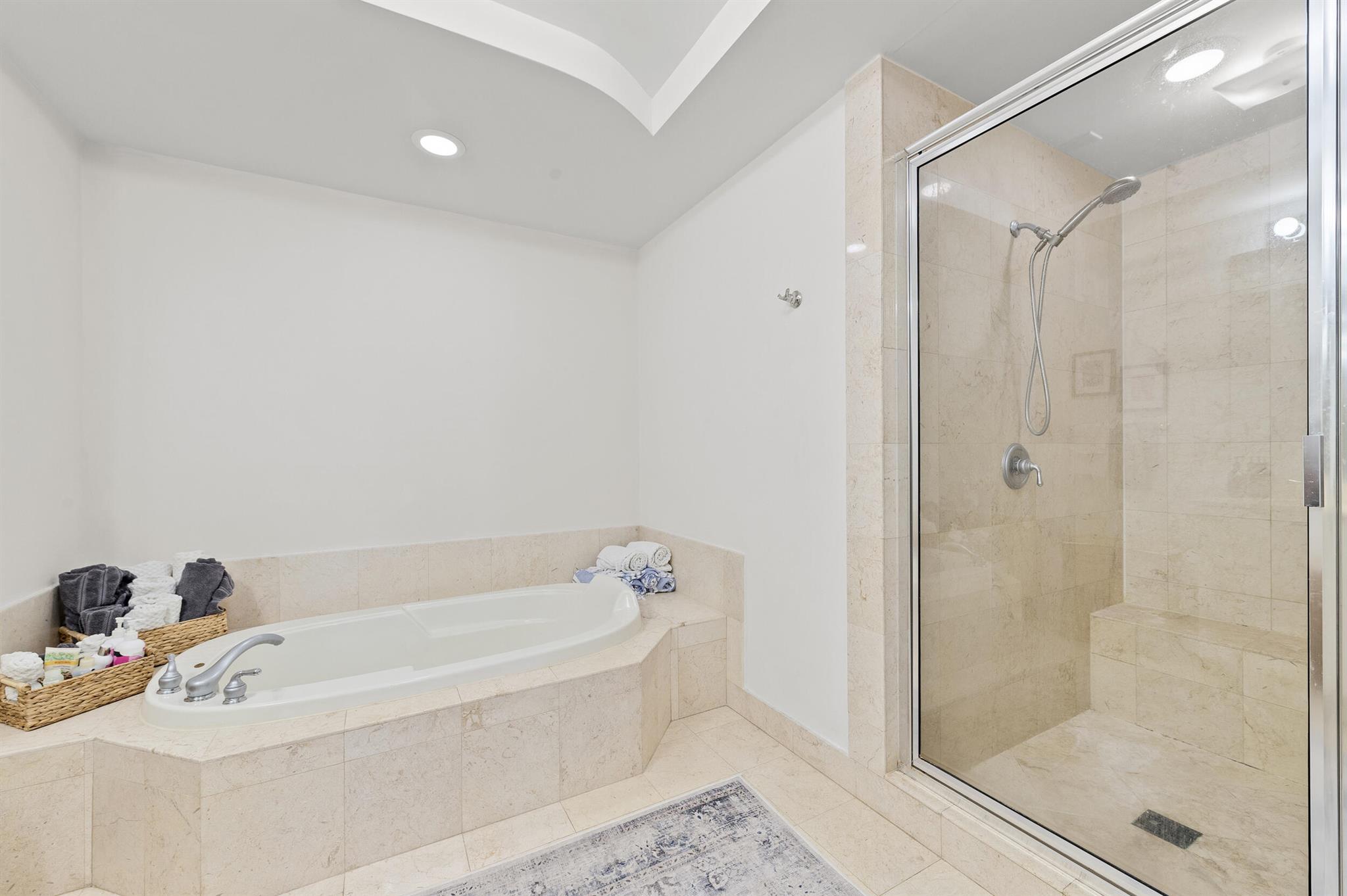 801 S Olive Avenue 1123