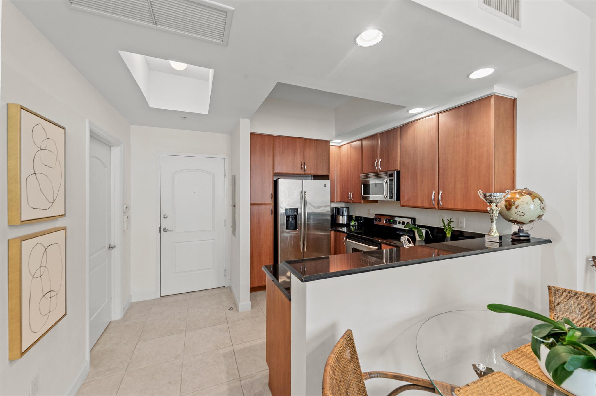 801 S Olive Avenue 1123