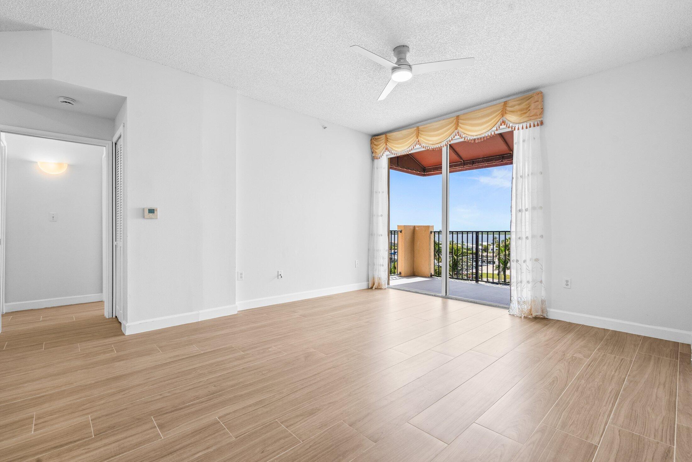 1000 Scotia Drive 604