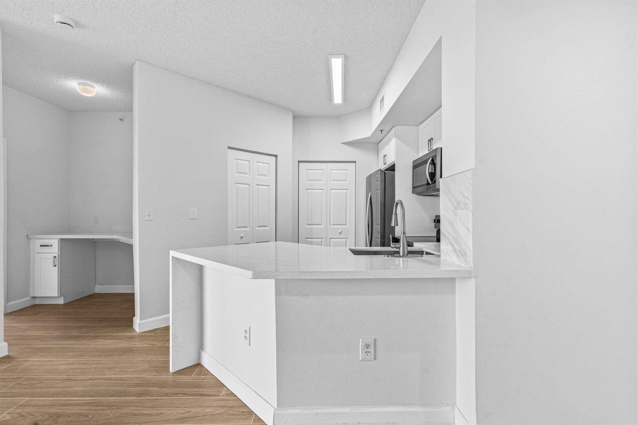 1000 Scotia Drive 604