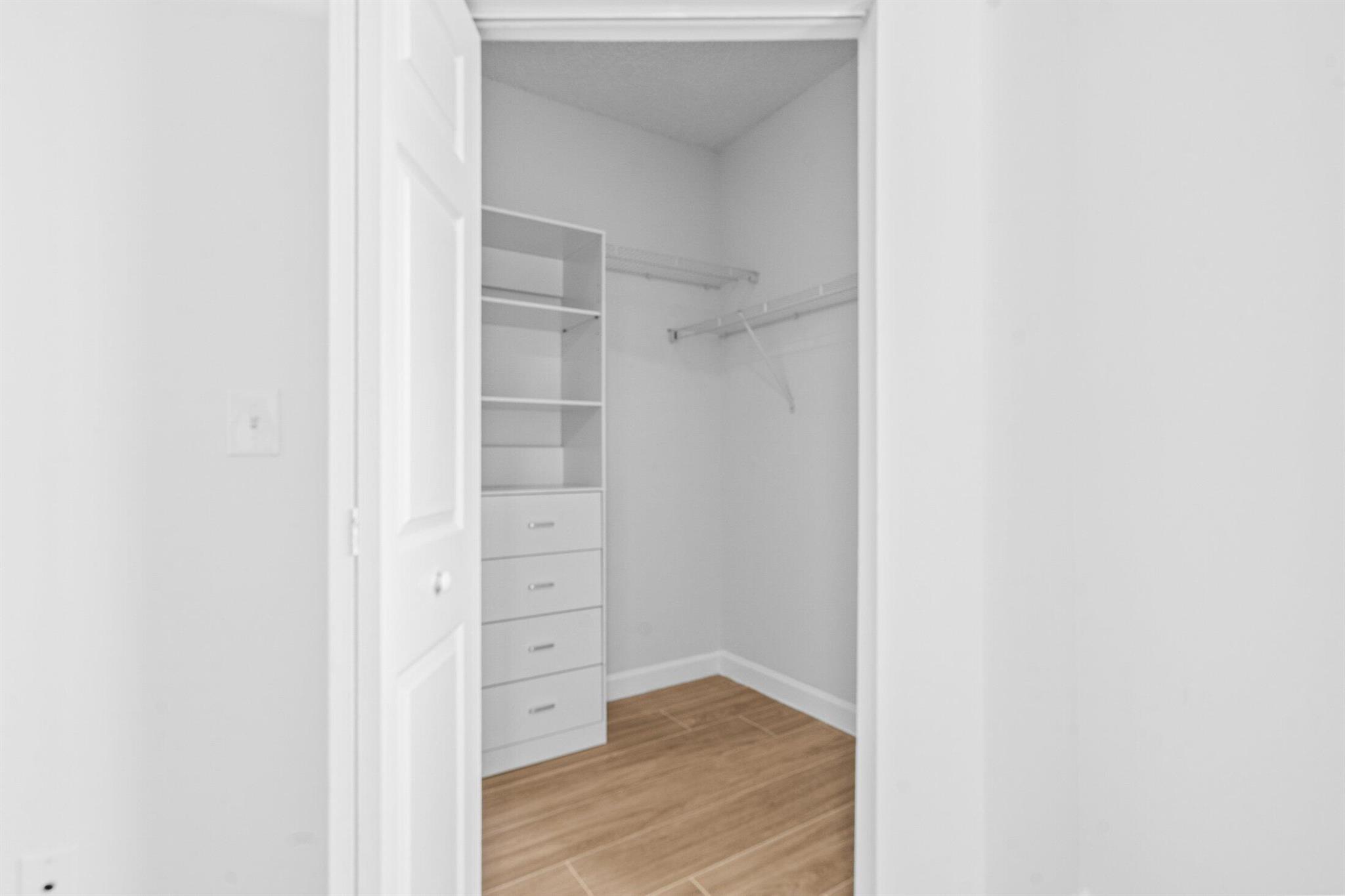 1000 Scotia Drive 604