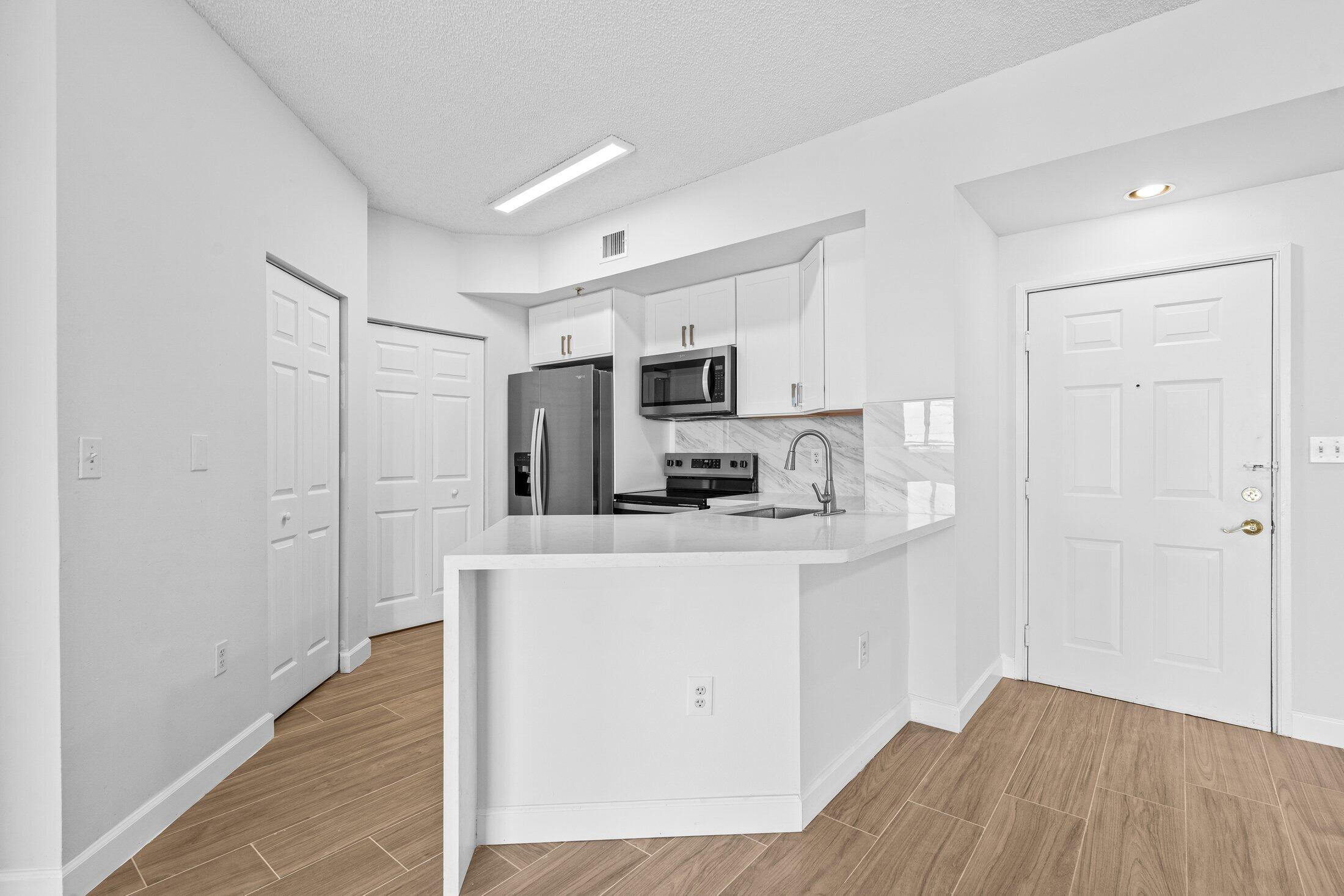 1000 Scotia Drive 604