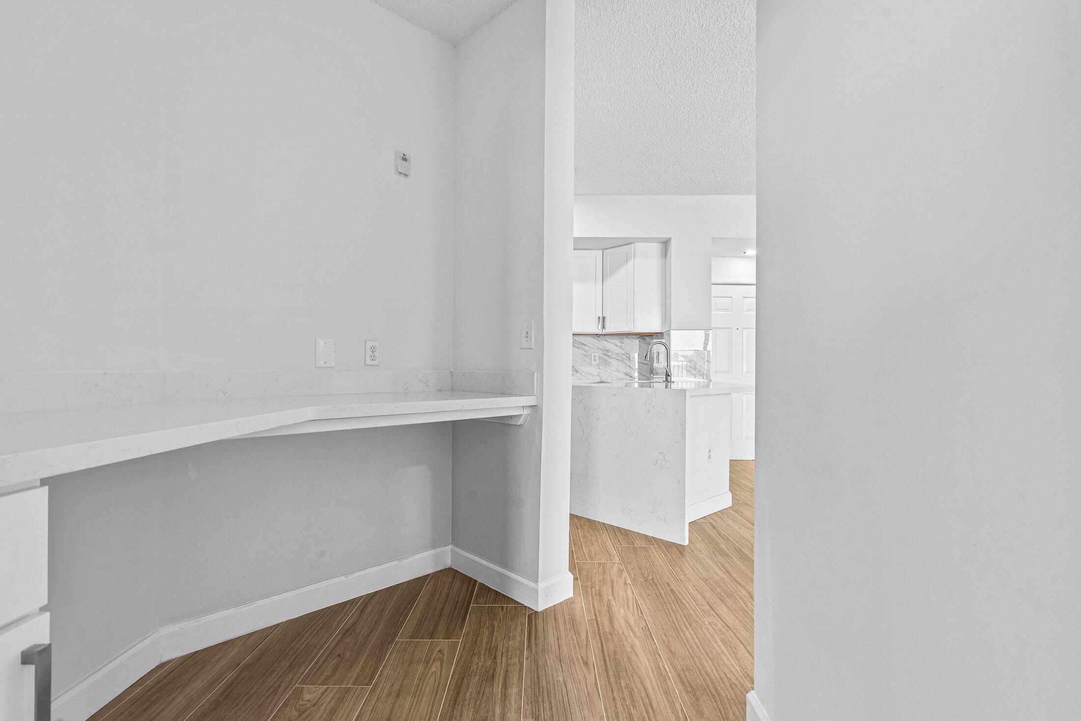 1000 Scotia Drive 604