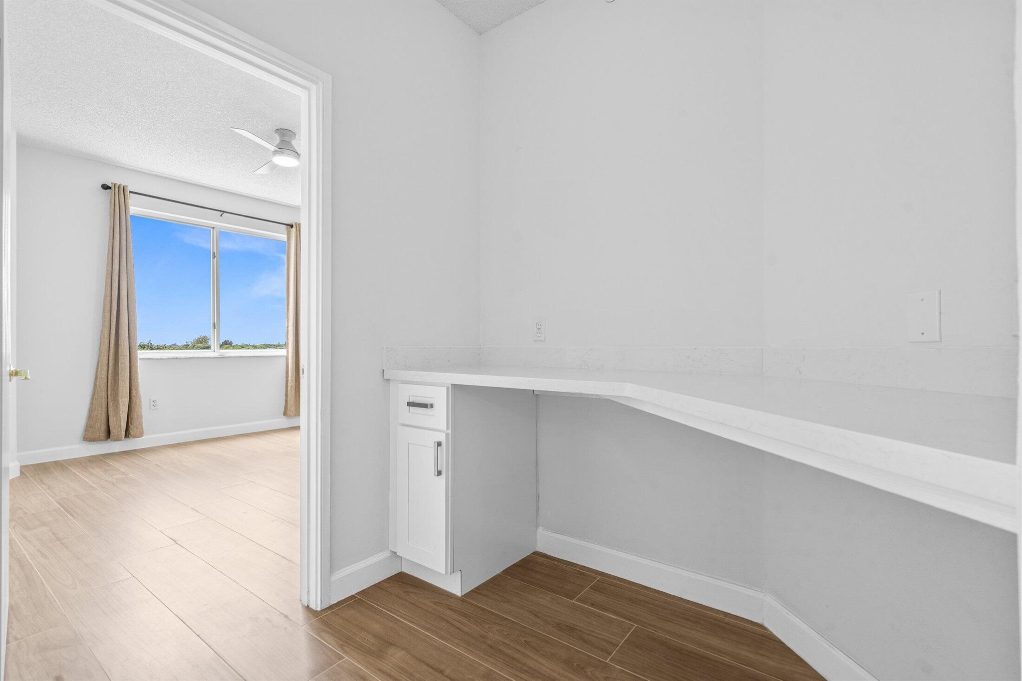 1000 Scotia Drive 604