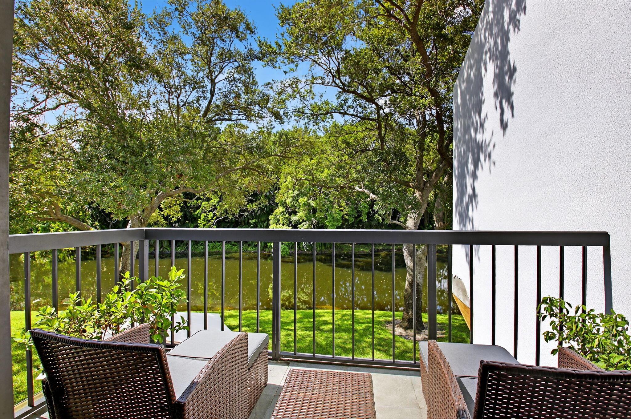 3702 Bridgewood Drive