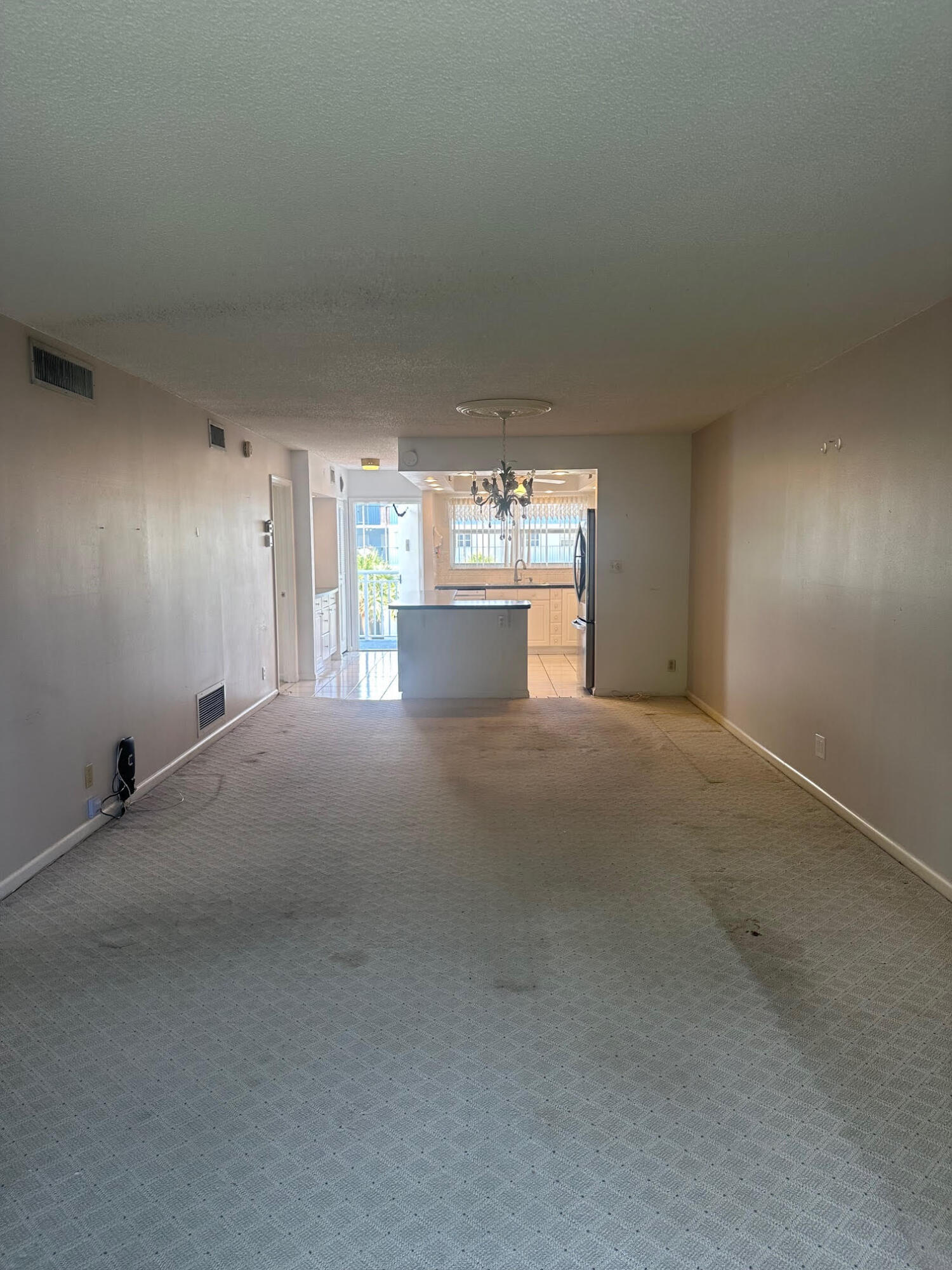 2012 S Federal Highway 303