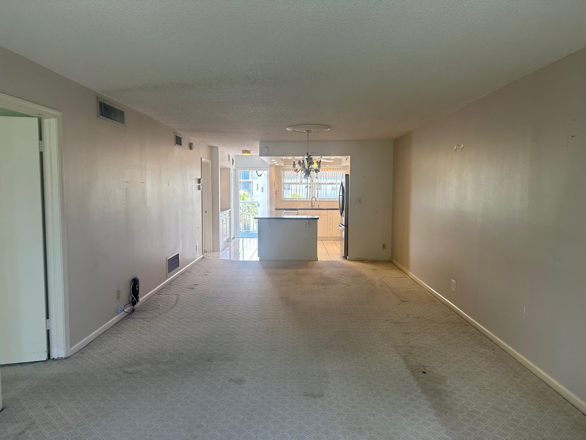 2012 S Federal Highway 303