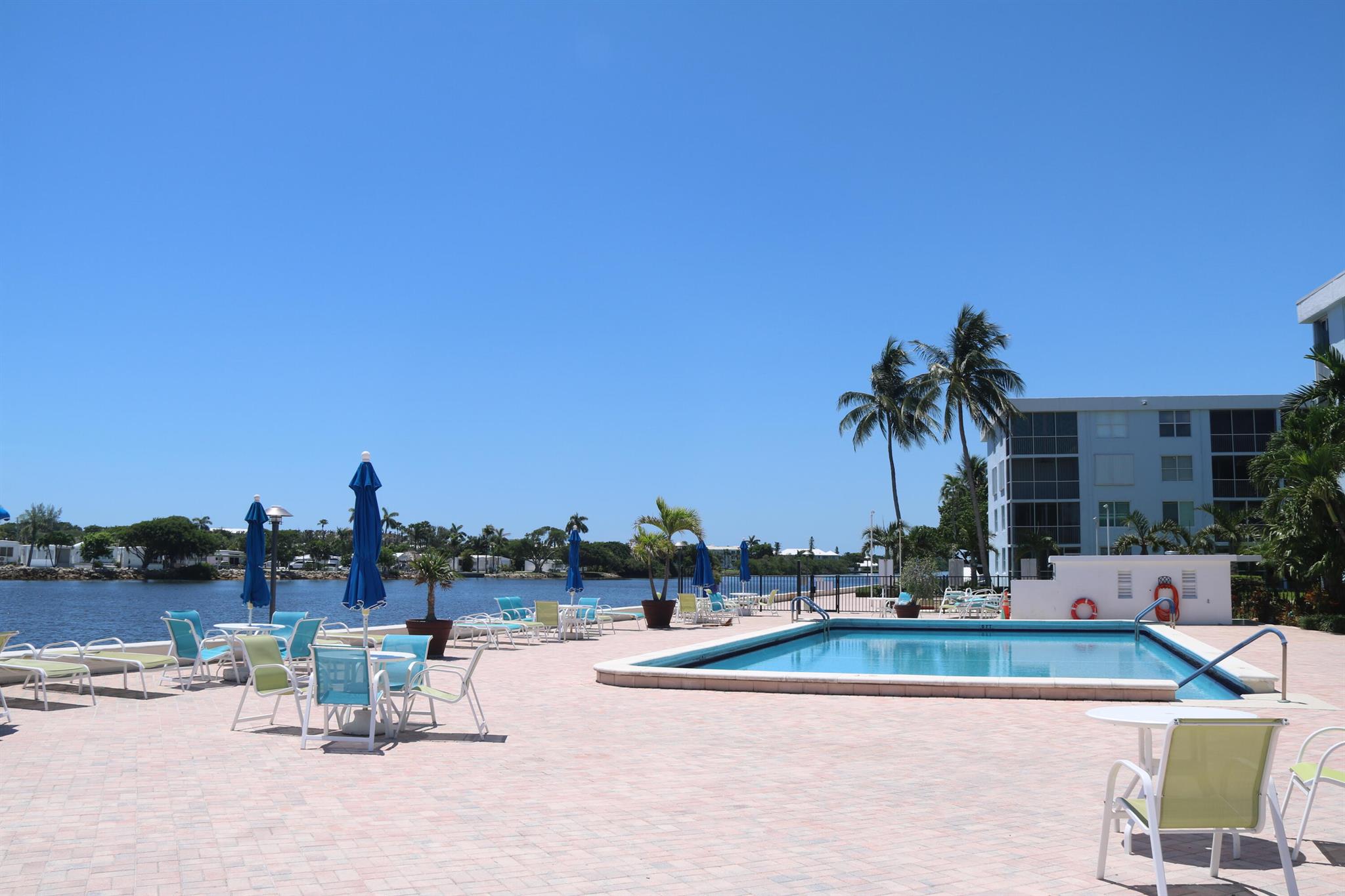 2012 S Federal Highway 303