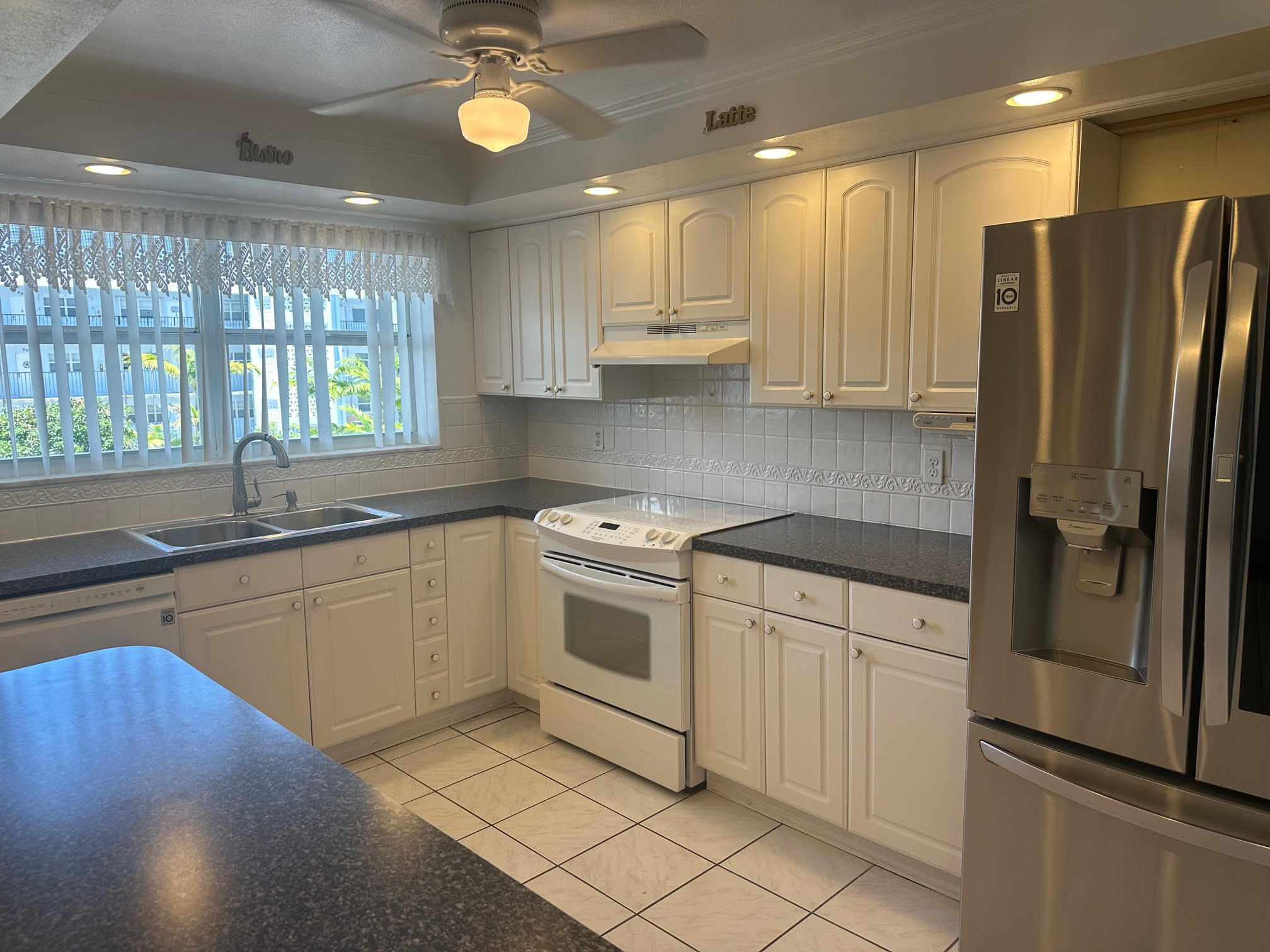 2012 S Federal Highway 303