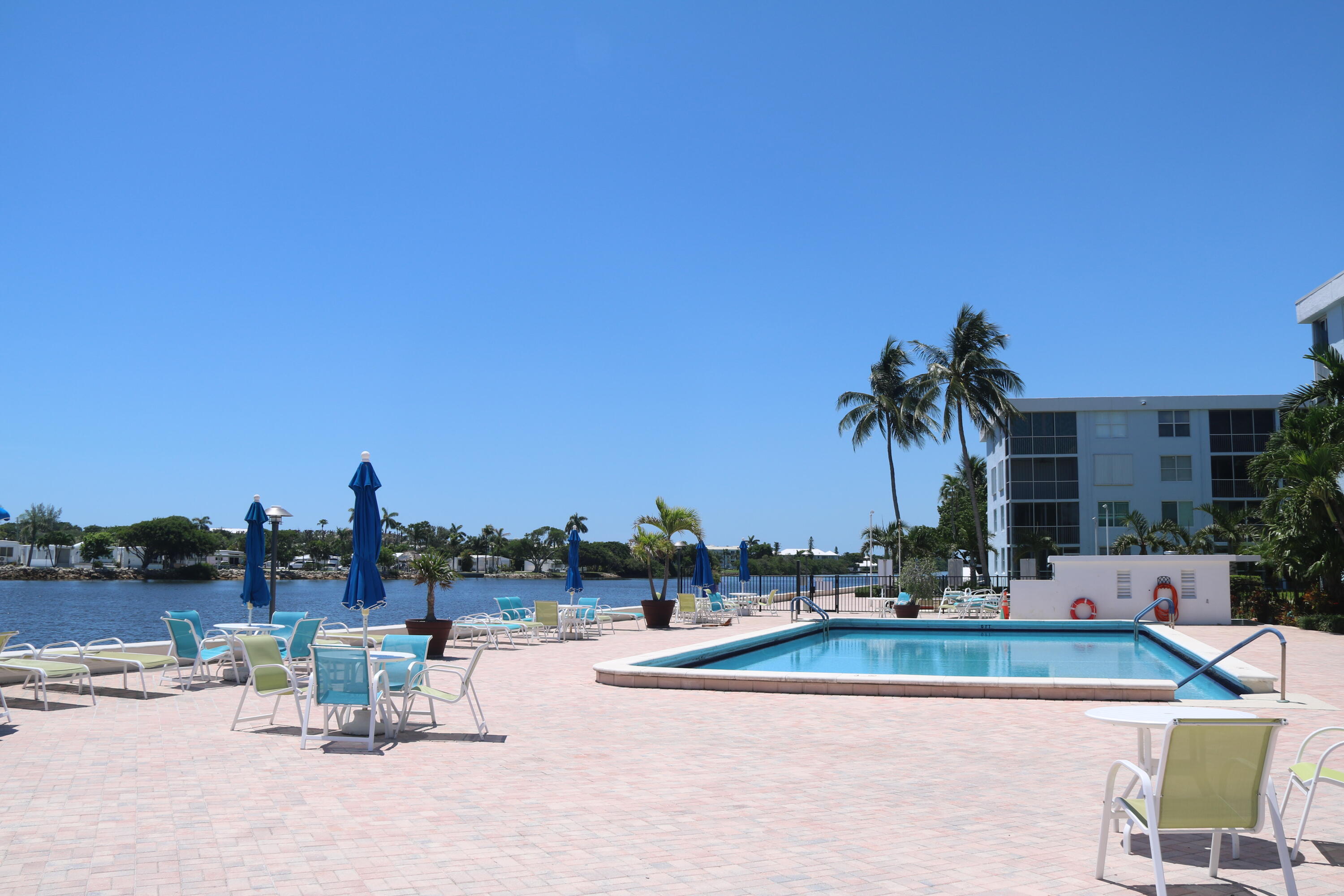 2012 S Federal Highway 303