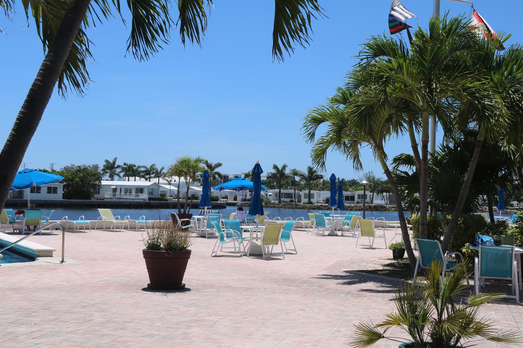 2012 S Federal Highway 303