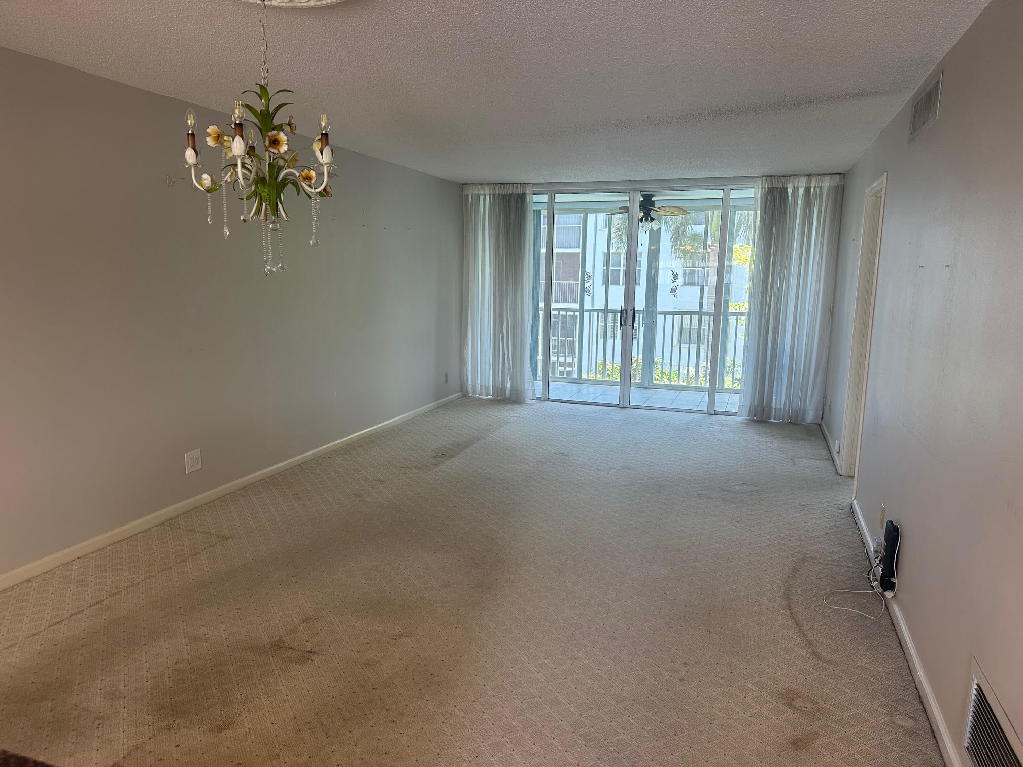 2012 S Federal Highway 303