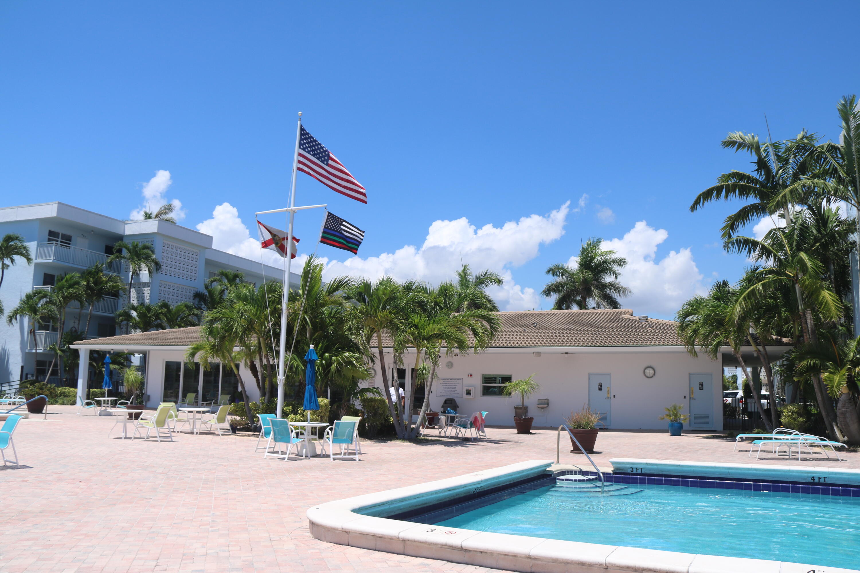 2012 S Federal Highway 303