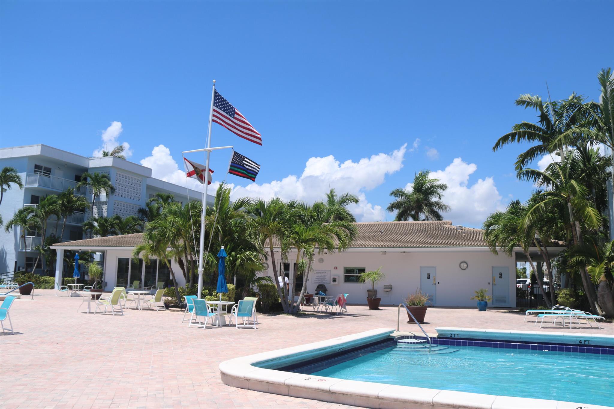 2012 S Federal Highway 303