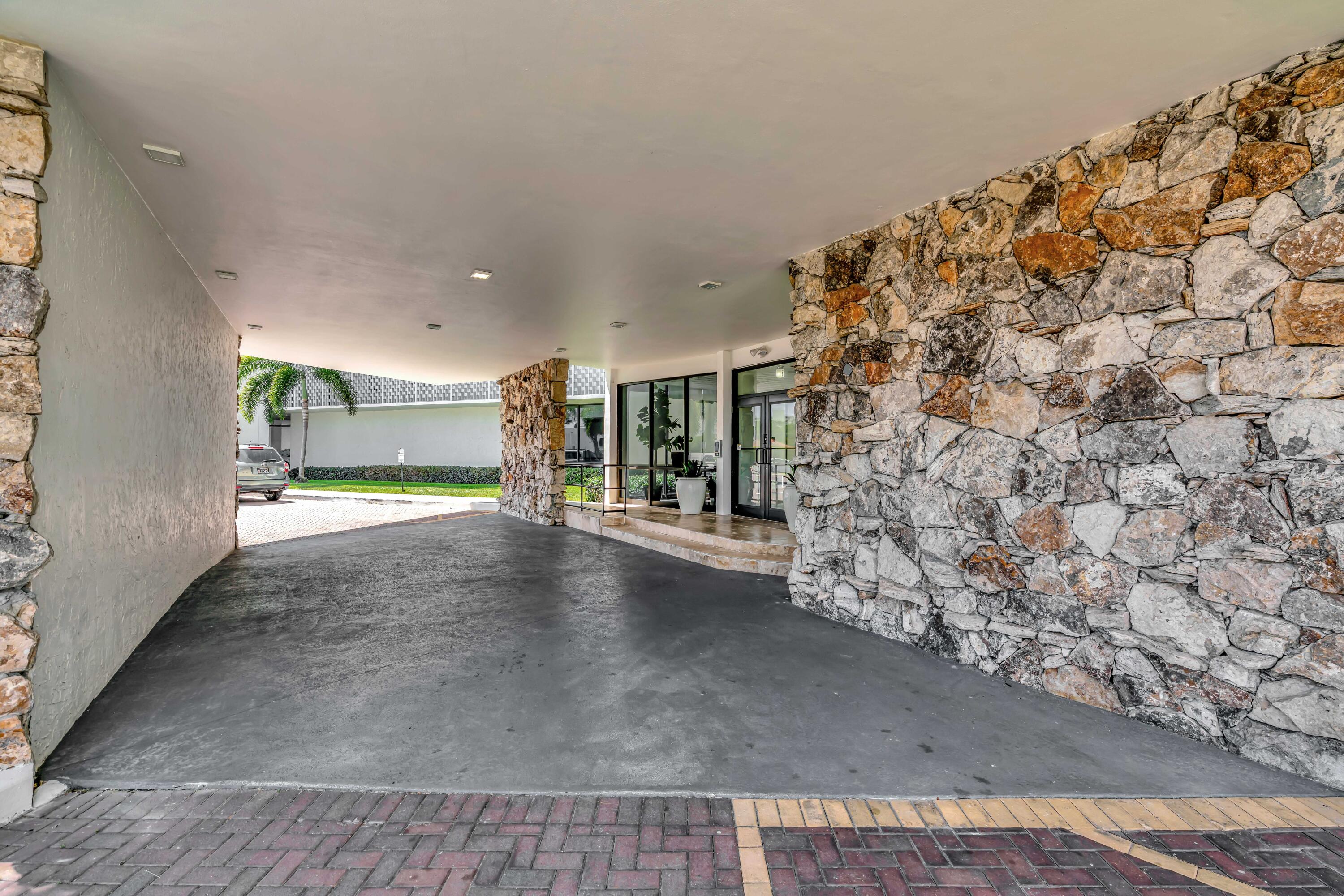 336 Golfview Road 1104