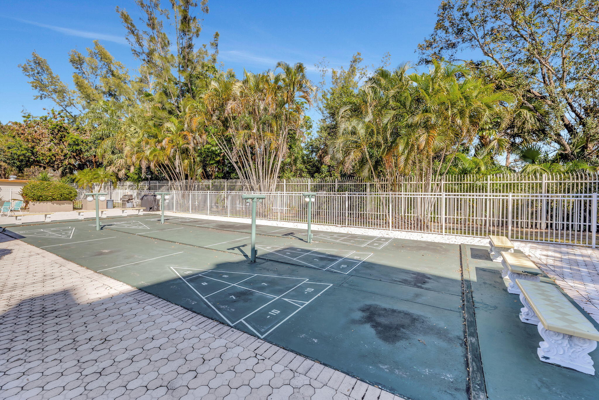 3910 Inverrary Boulevard 601-B