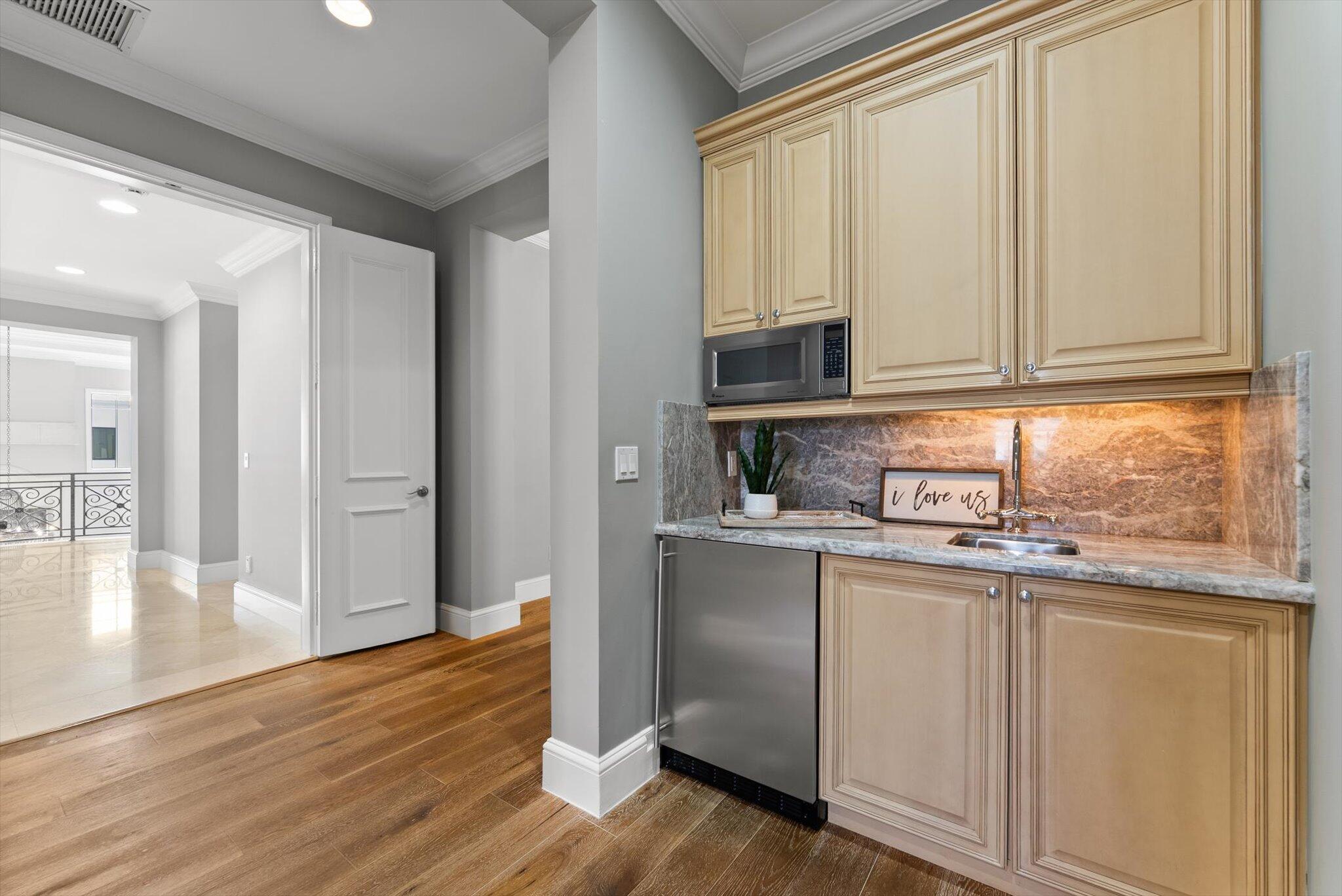 475 NE 4th Street