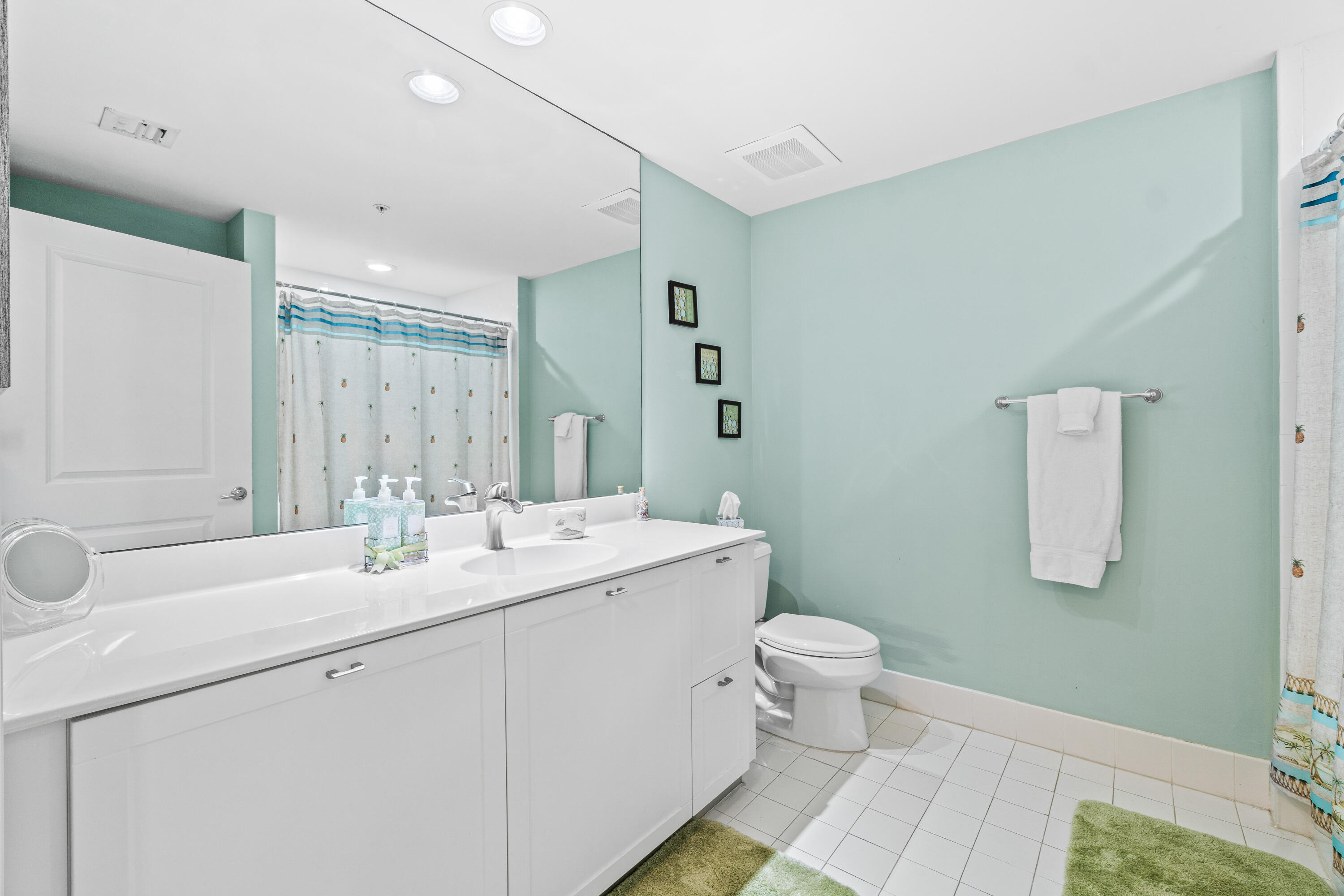 225 NE 1st Street 207