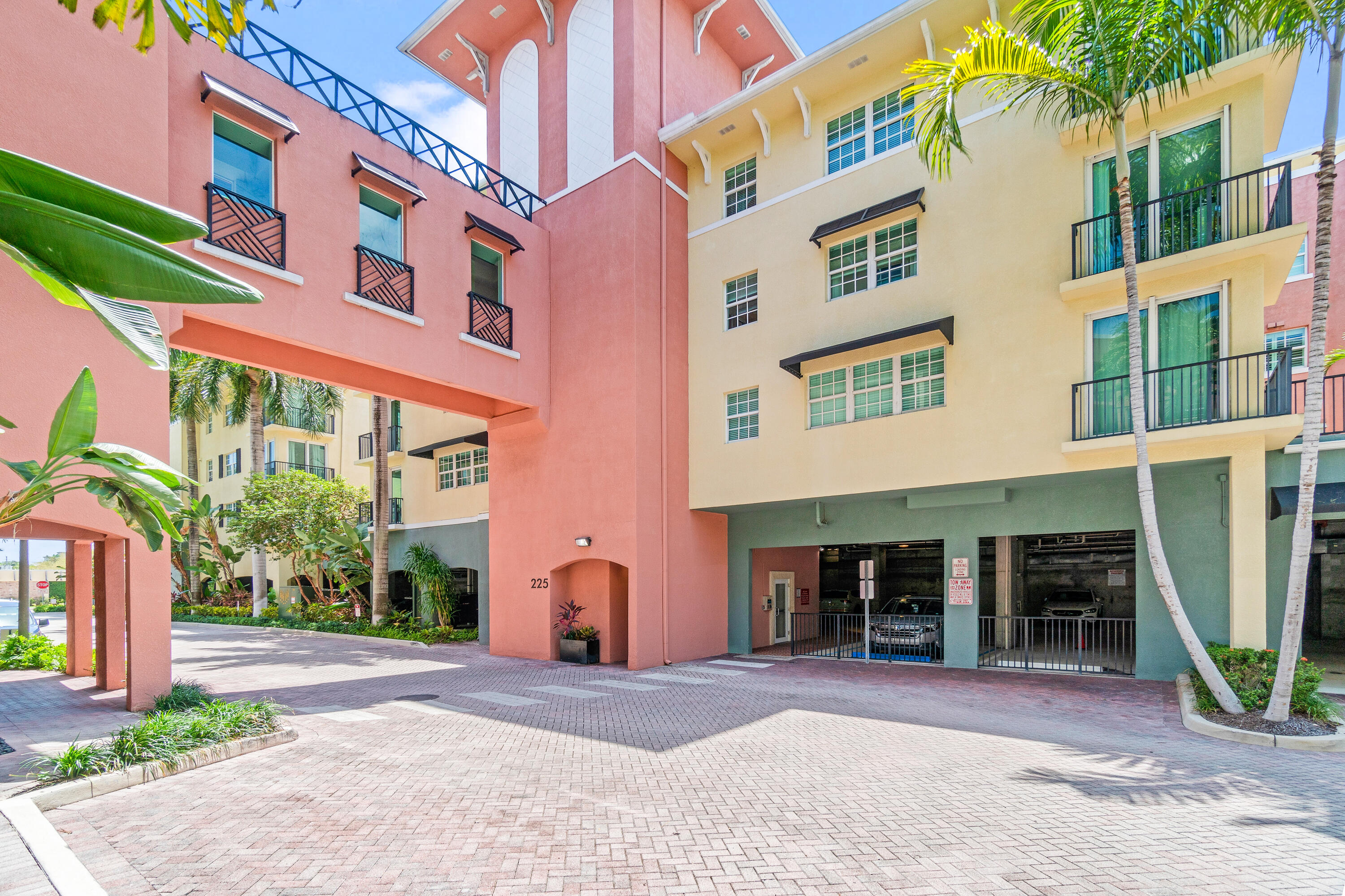 225 NE 1st Street 207