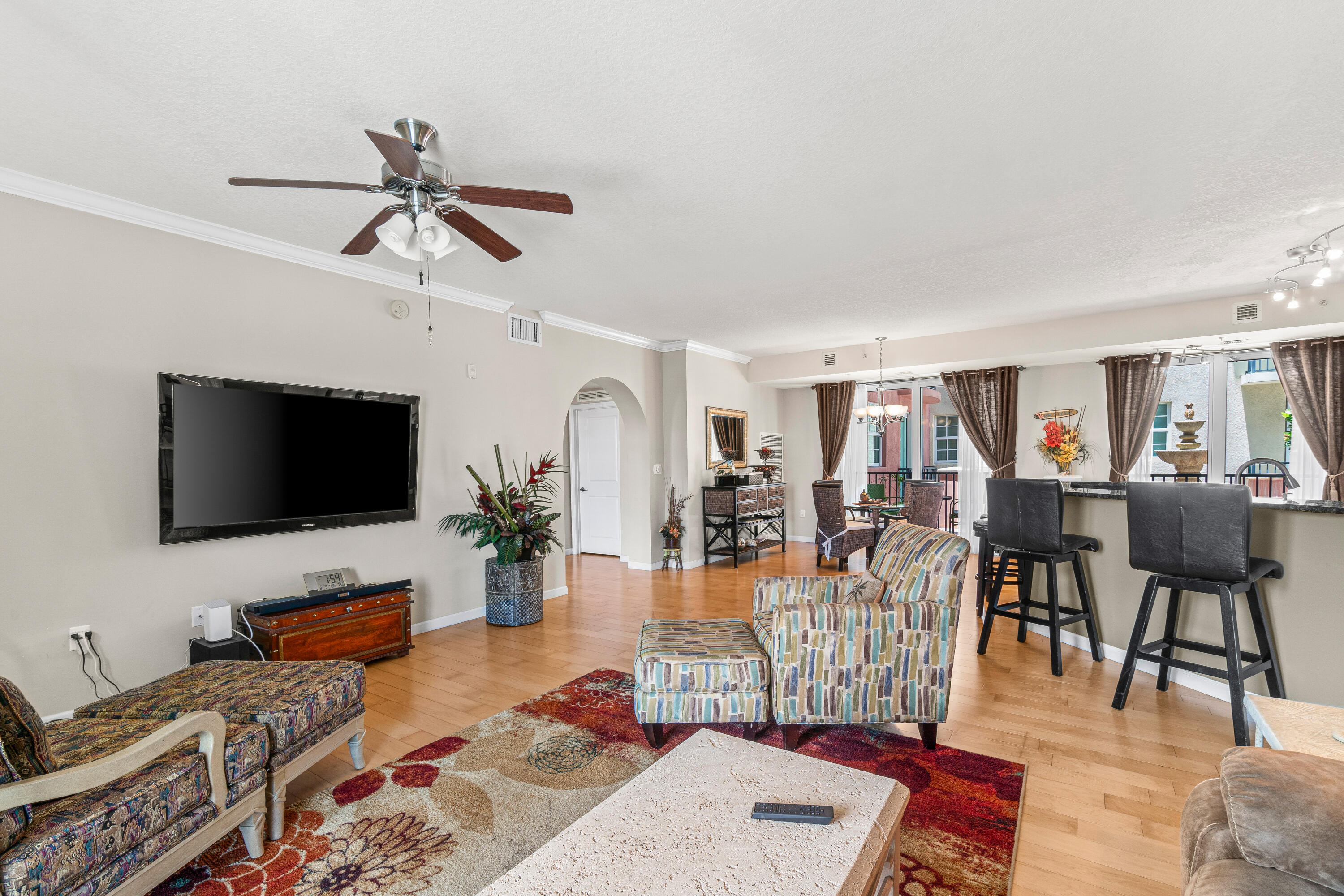 225 NE 1st Street 207