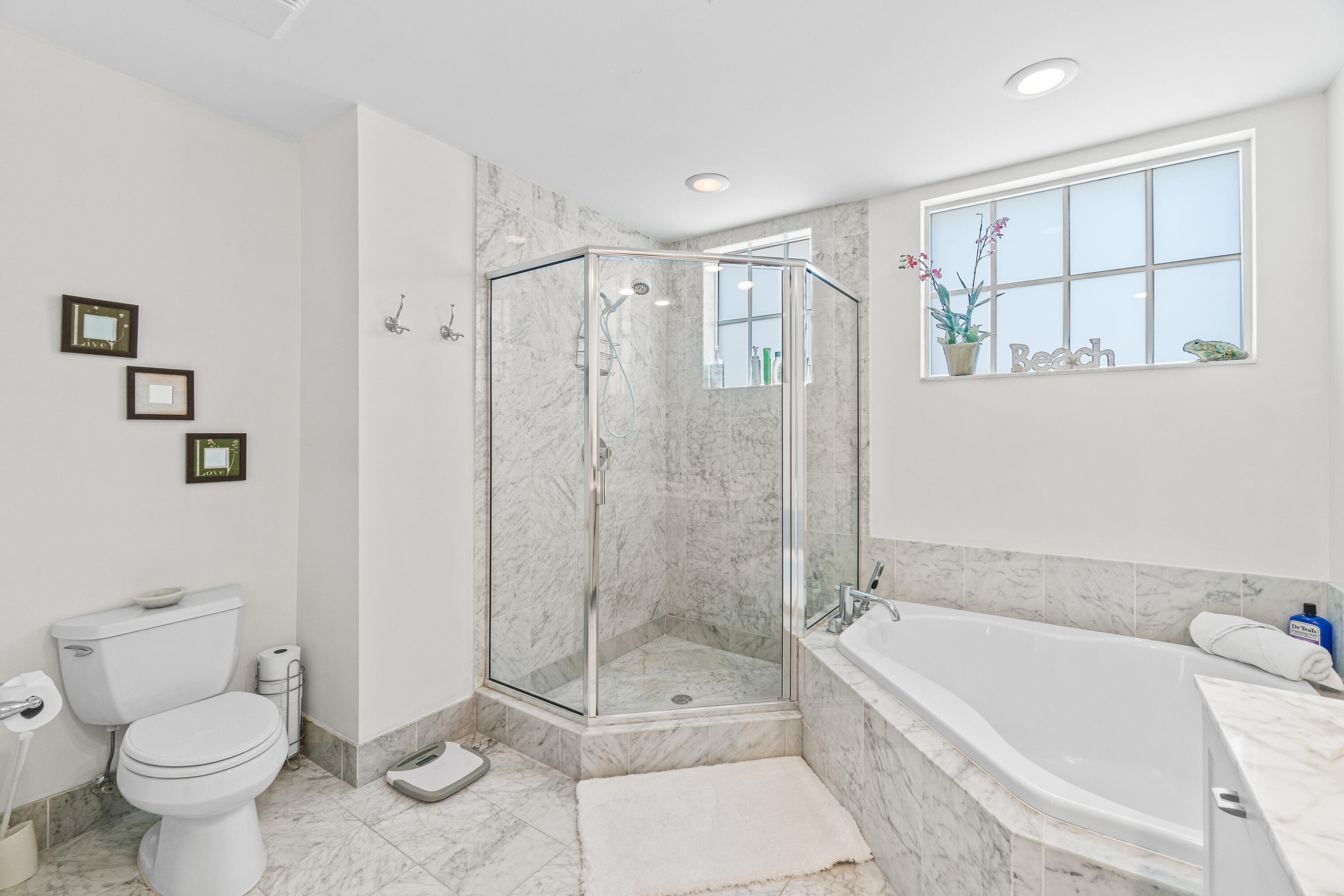 225 NE 1st Street 207