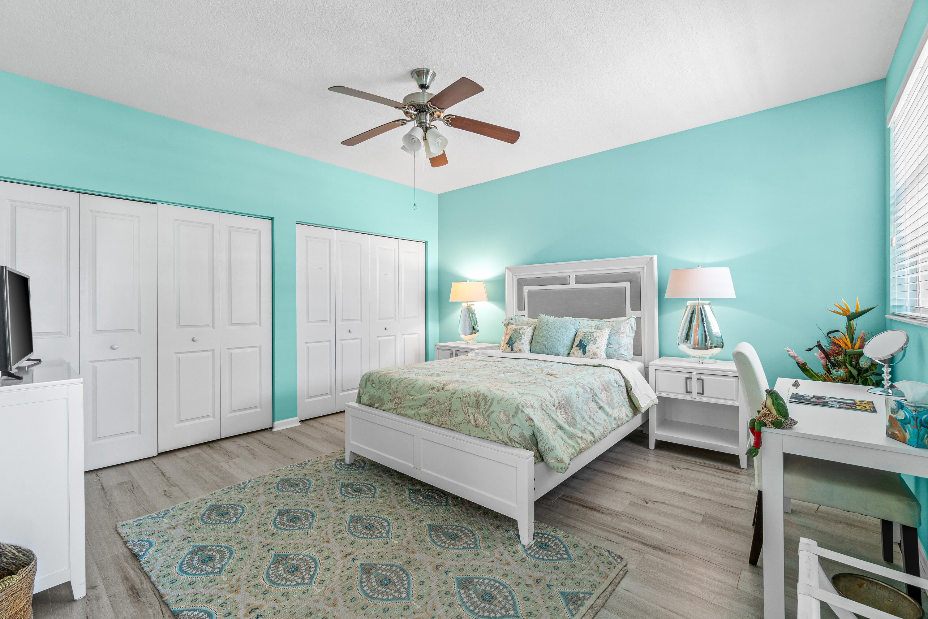 225 NE 1st Street 207