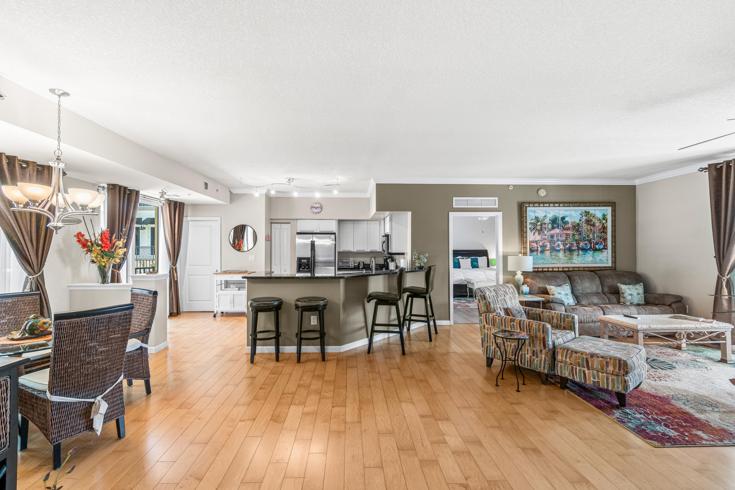 225 NE 1st Street 207