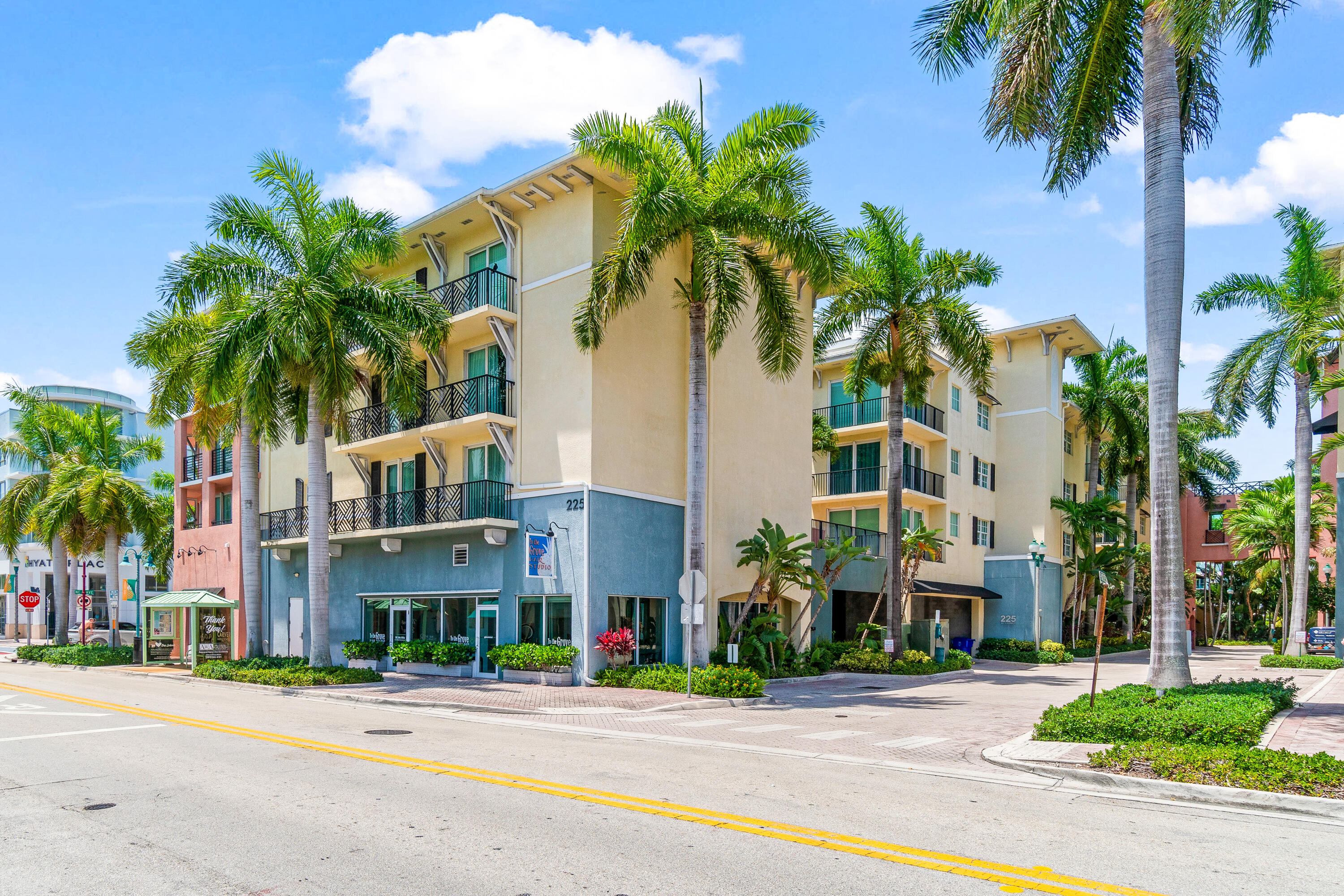 225 NE 1st Street 207