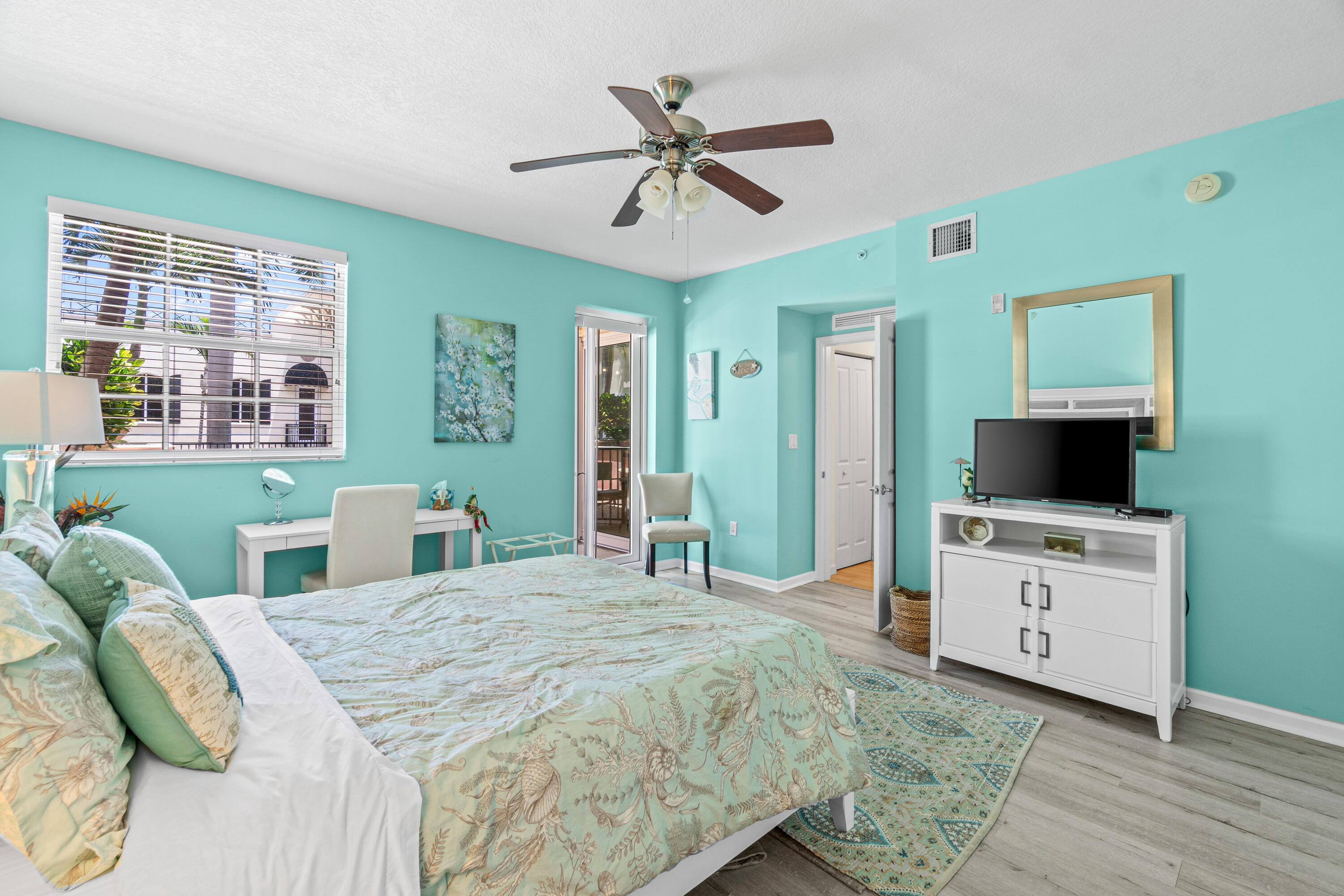 225 NE 1st Street 207