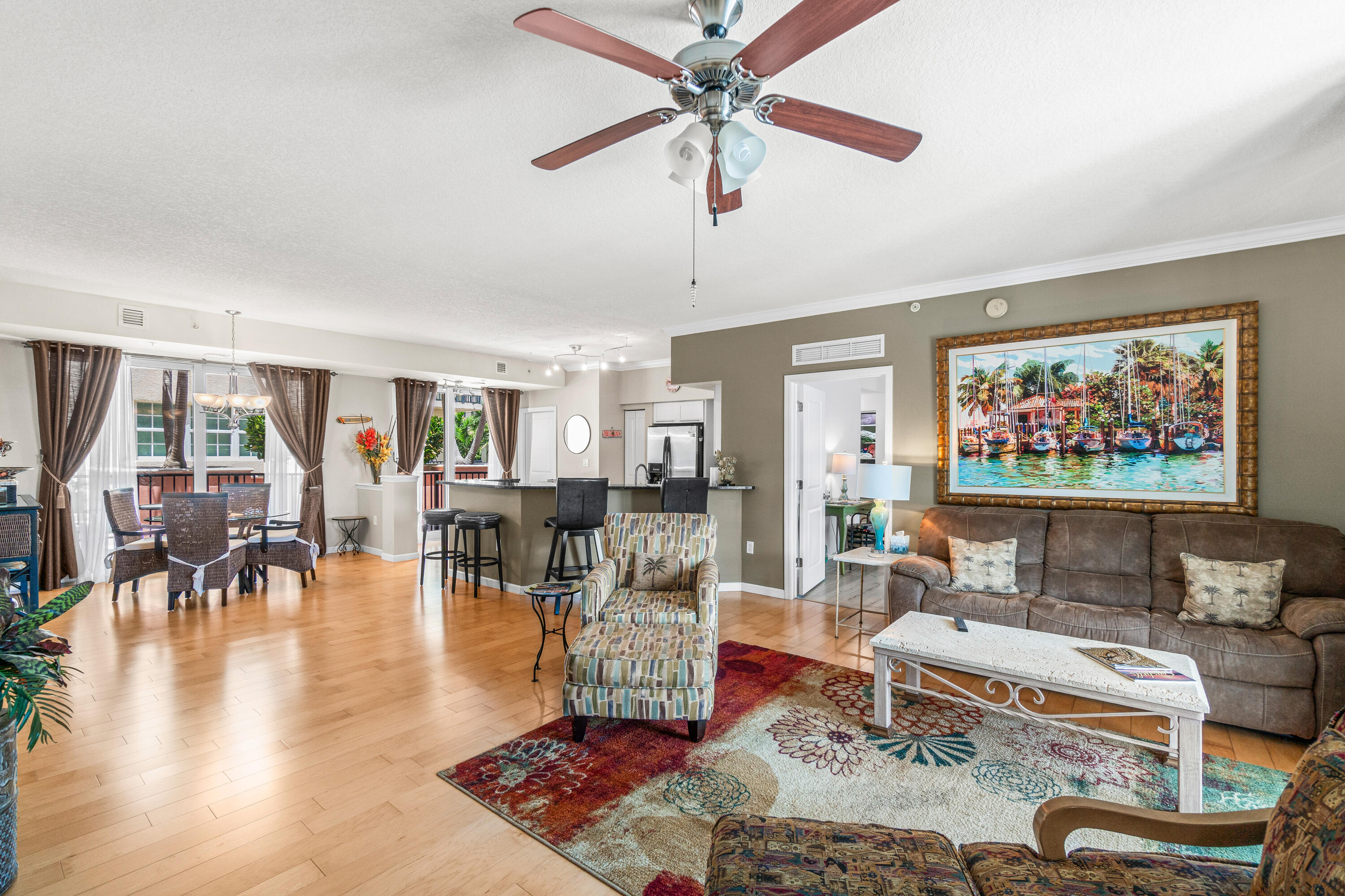 225 NE 1st Street 207