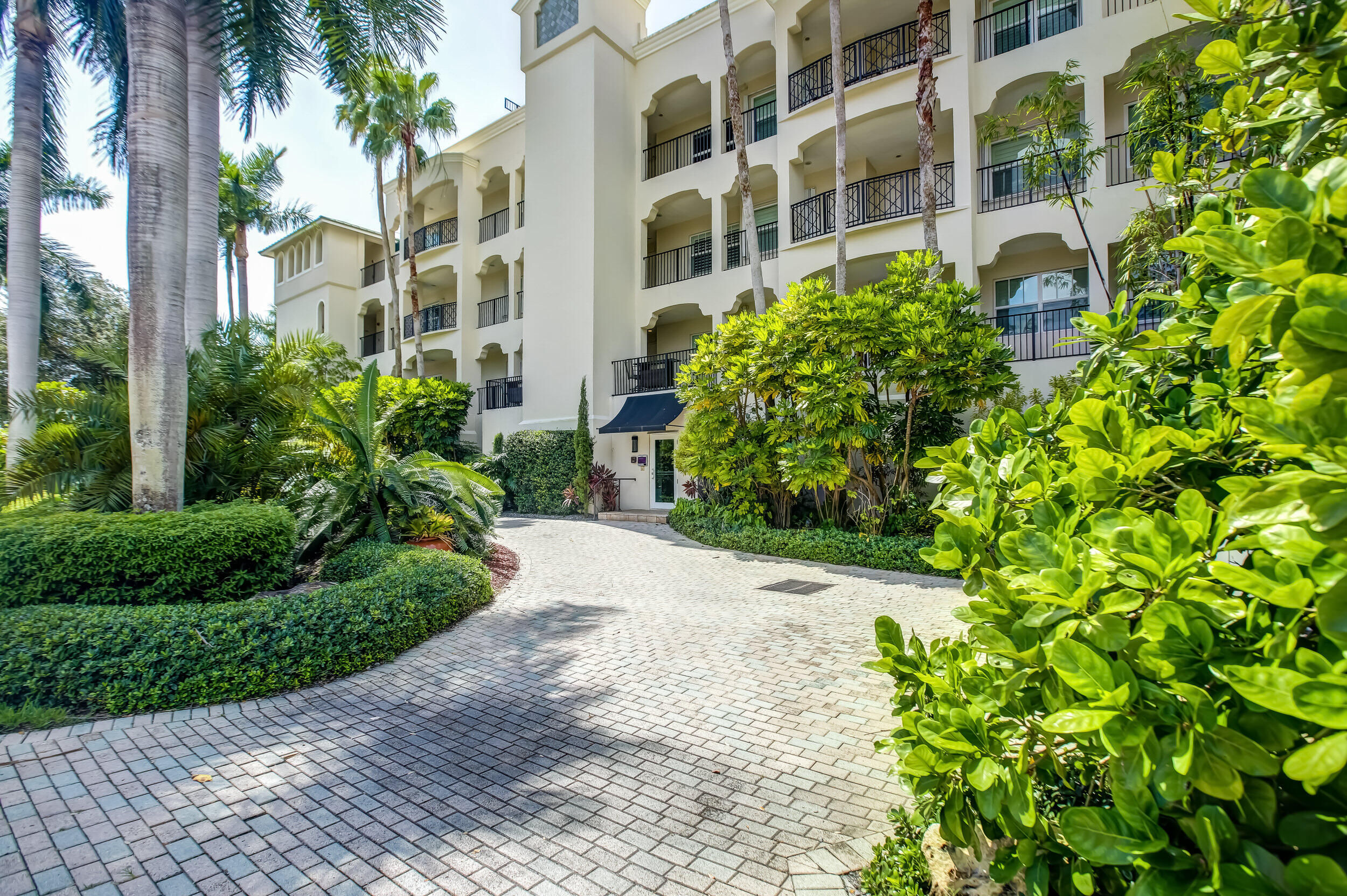 2720 NE 15th Street 203