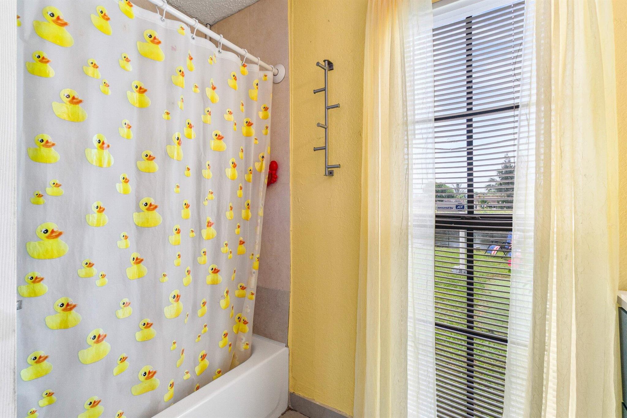 7818 NW 66th Terrace