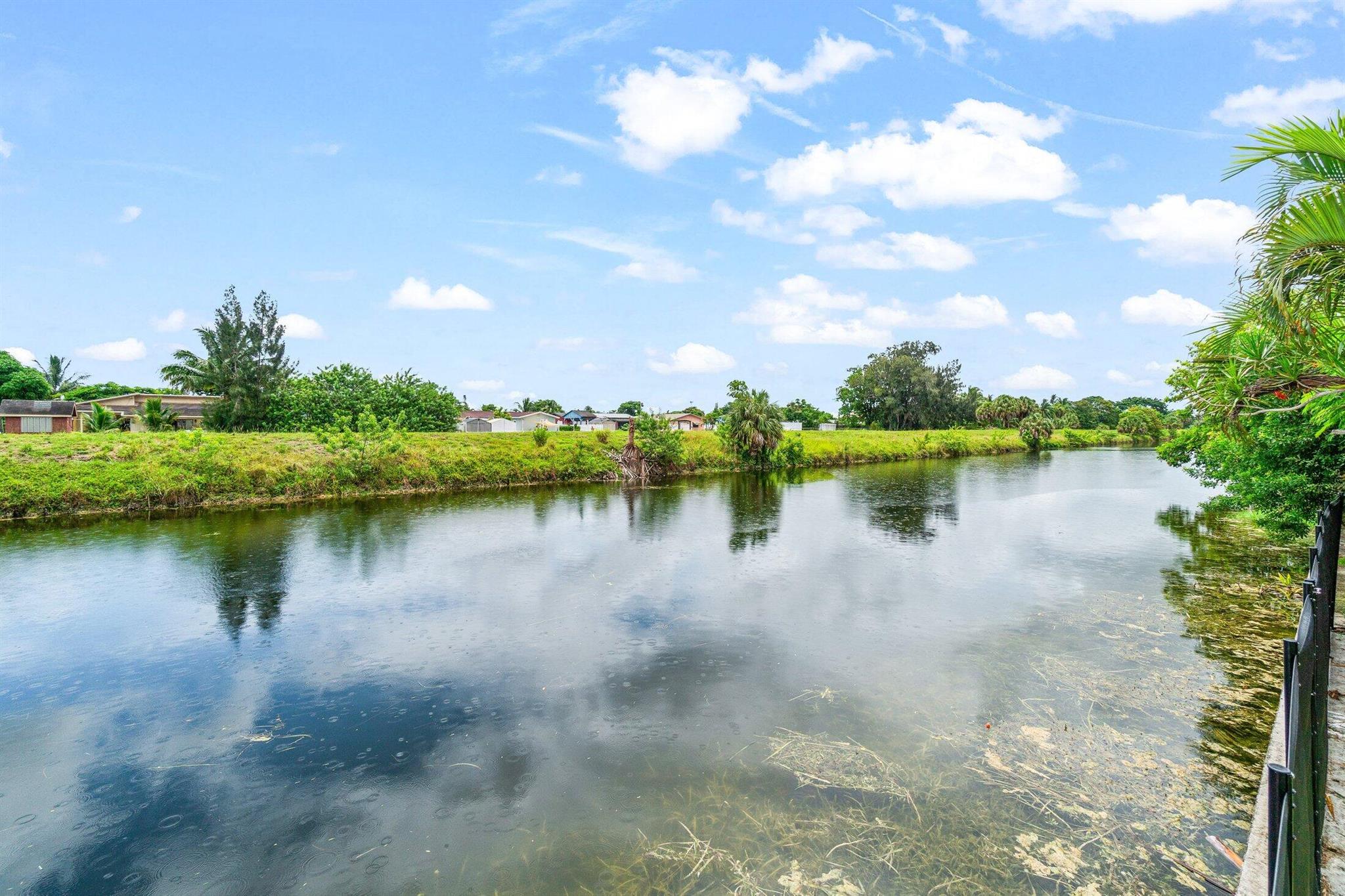 7818 NW 66th Terrace