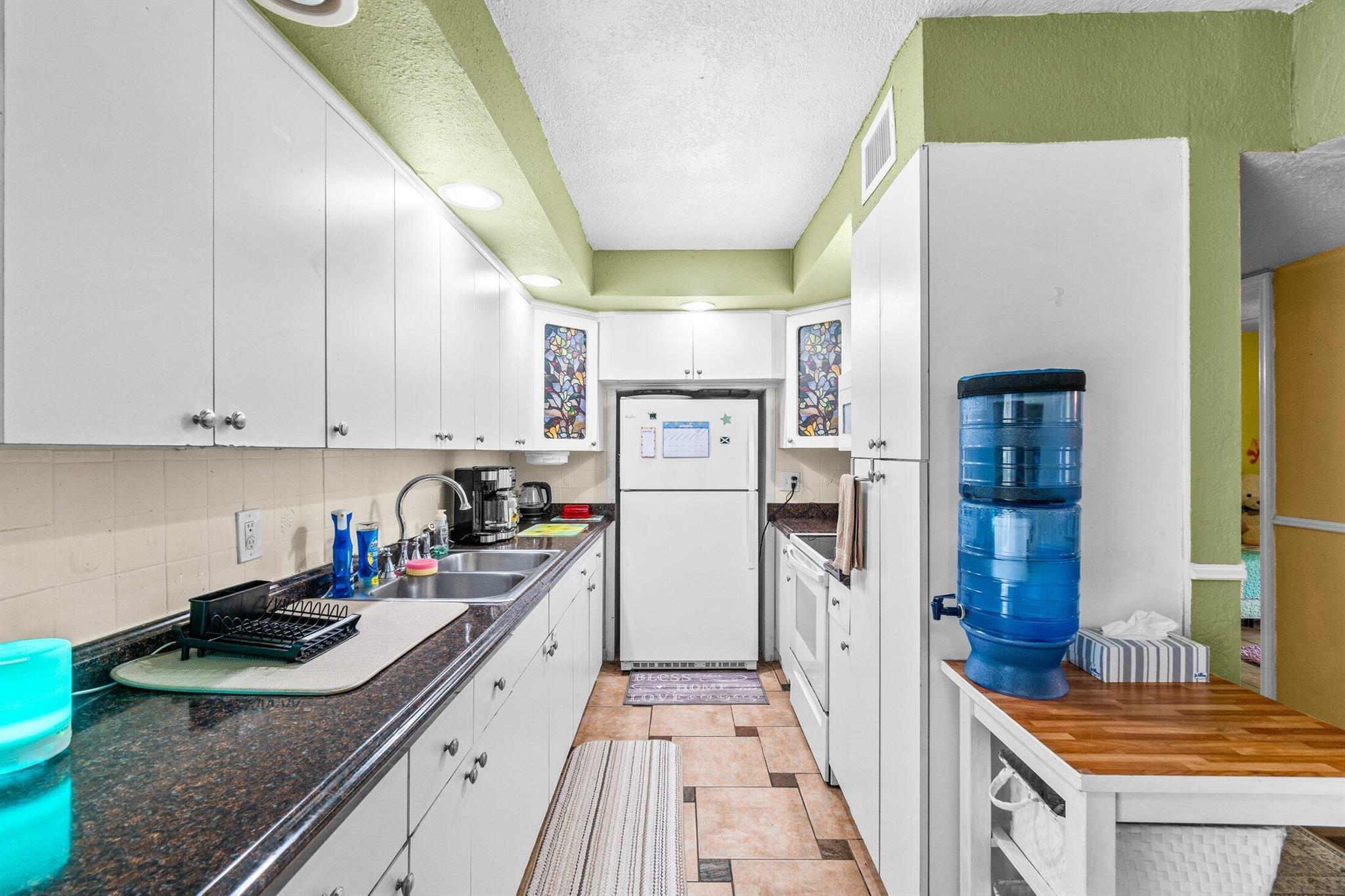 7818 NW 66th Terrace