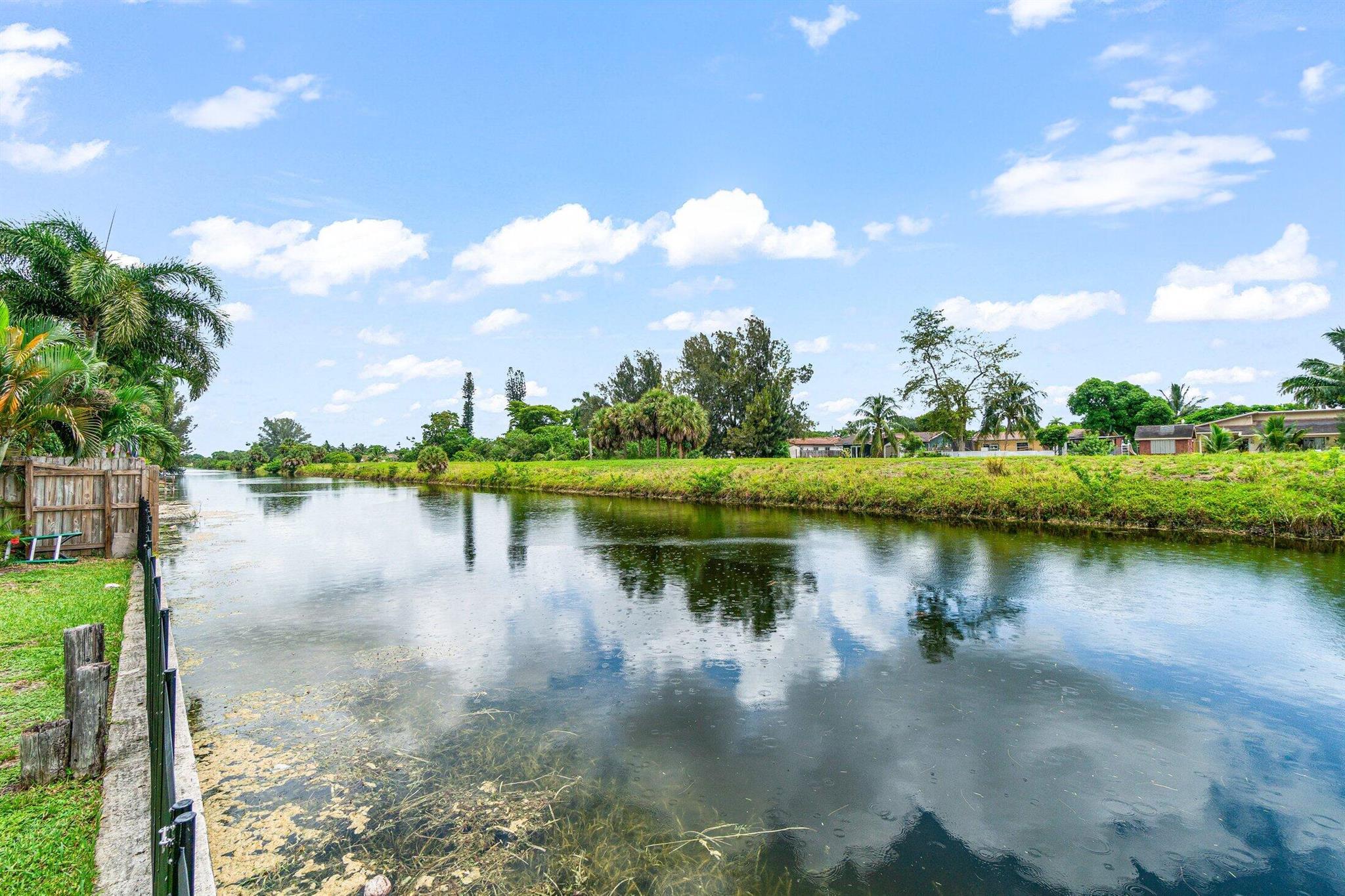 7818 NW 66th Terrace