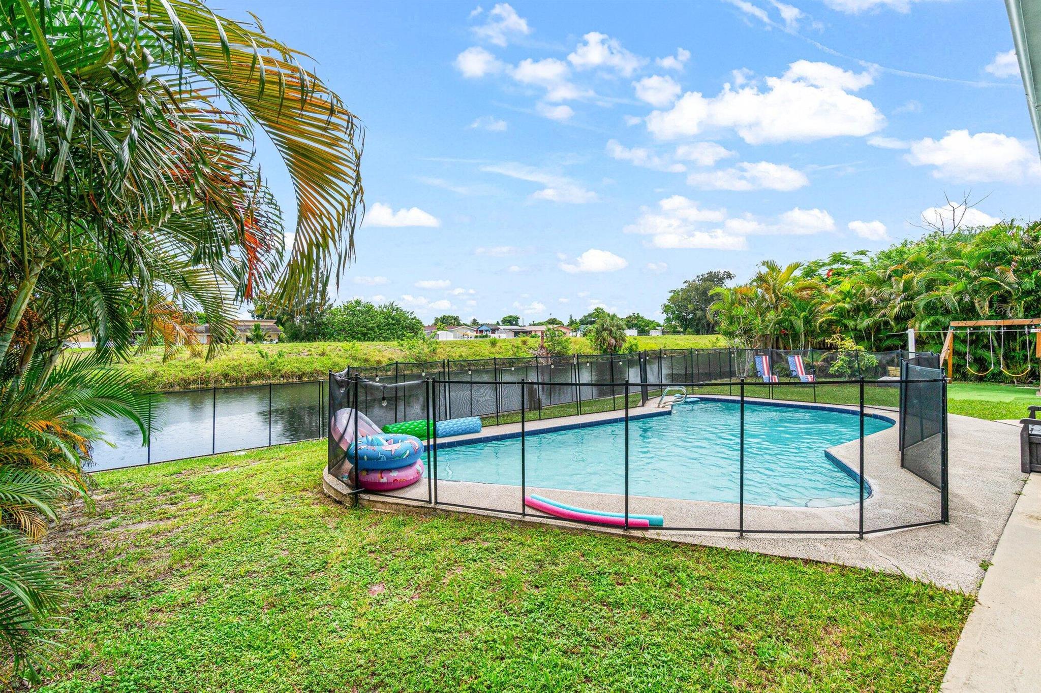 7818 NW 66th Terrace