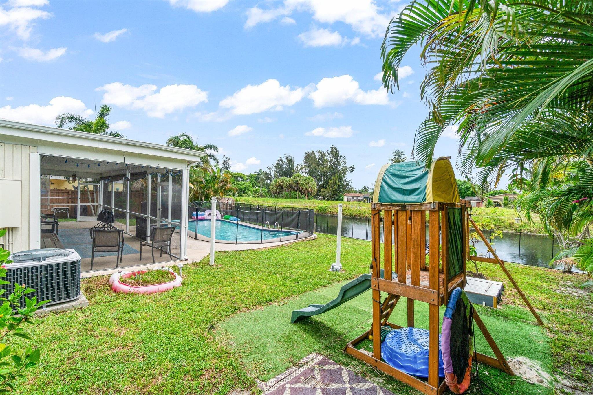 7818 NW 66th Terrace