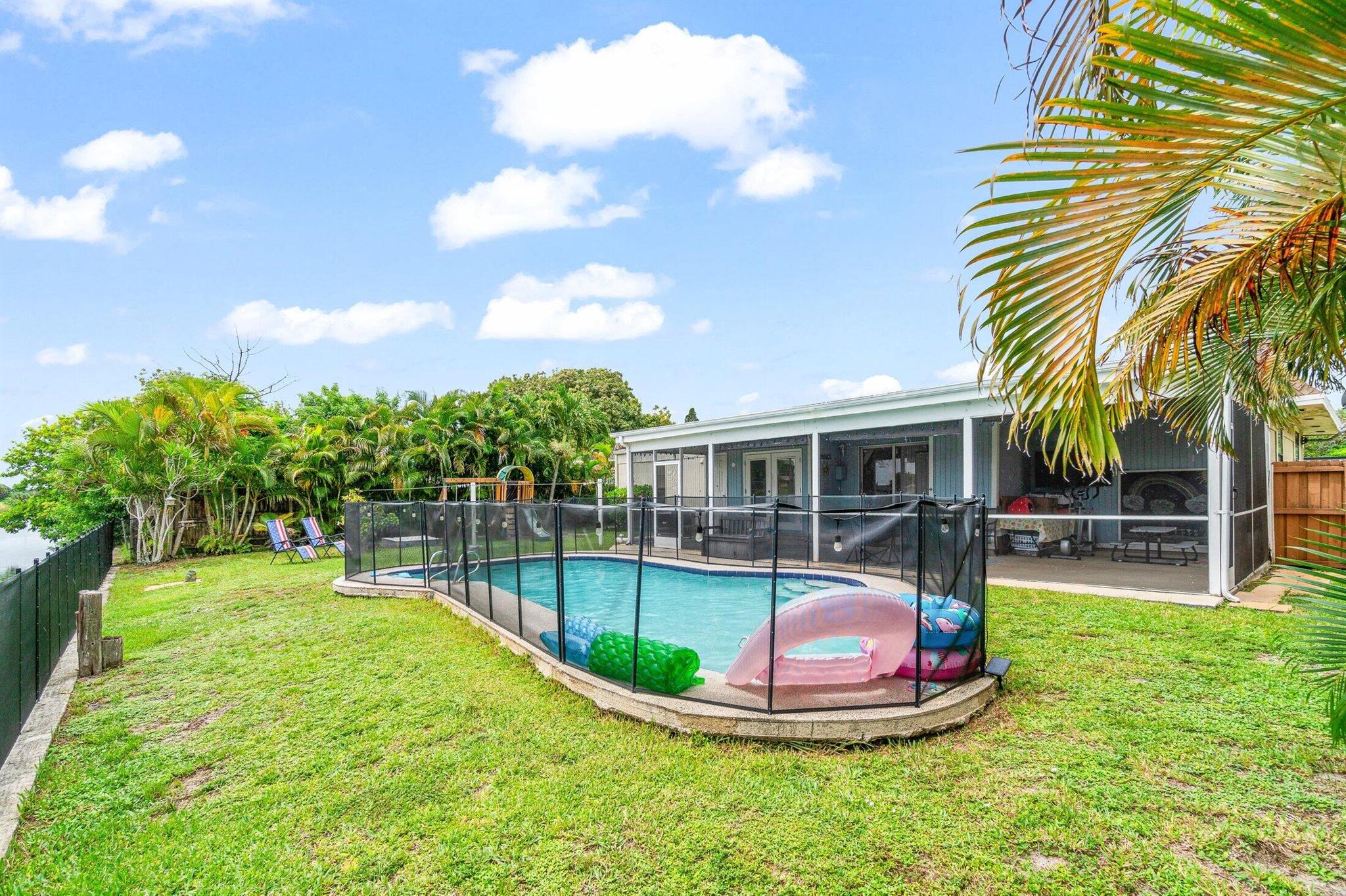 7818 NW 66th Terrace