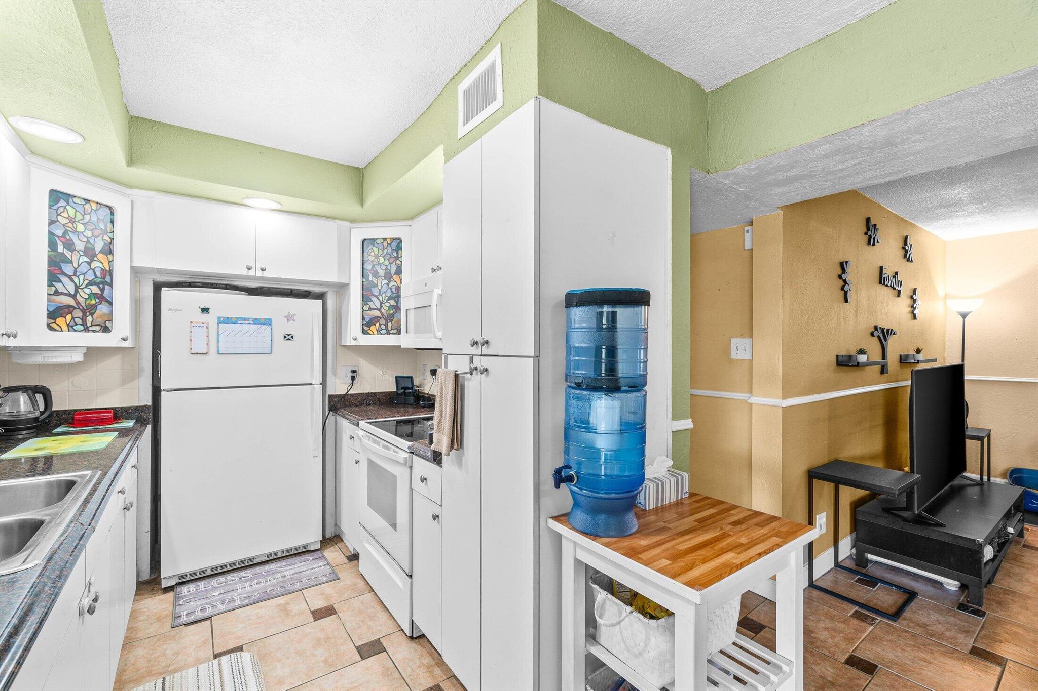 7818 NW 66th Terrace