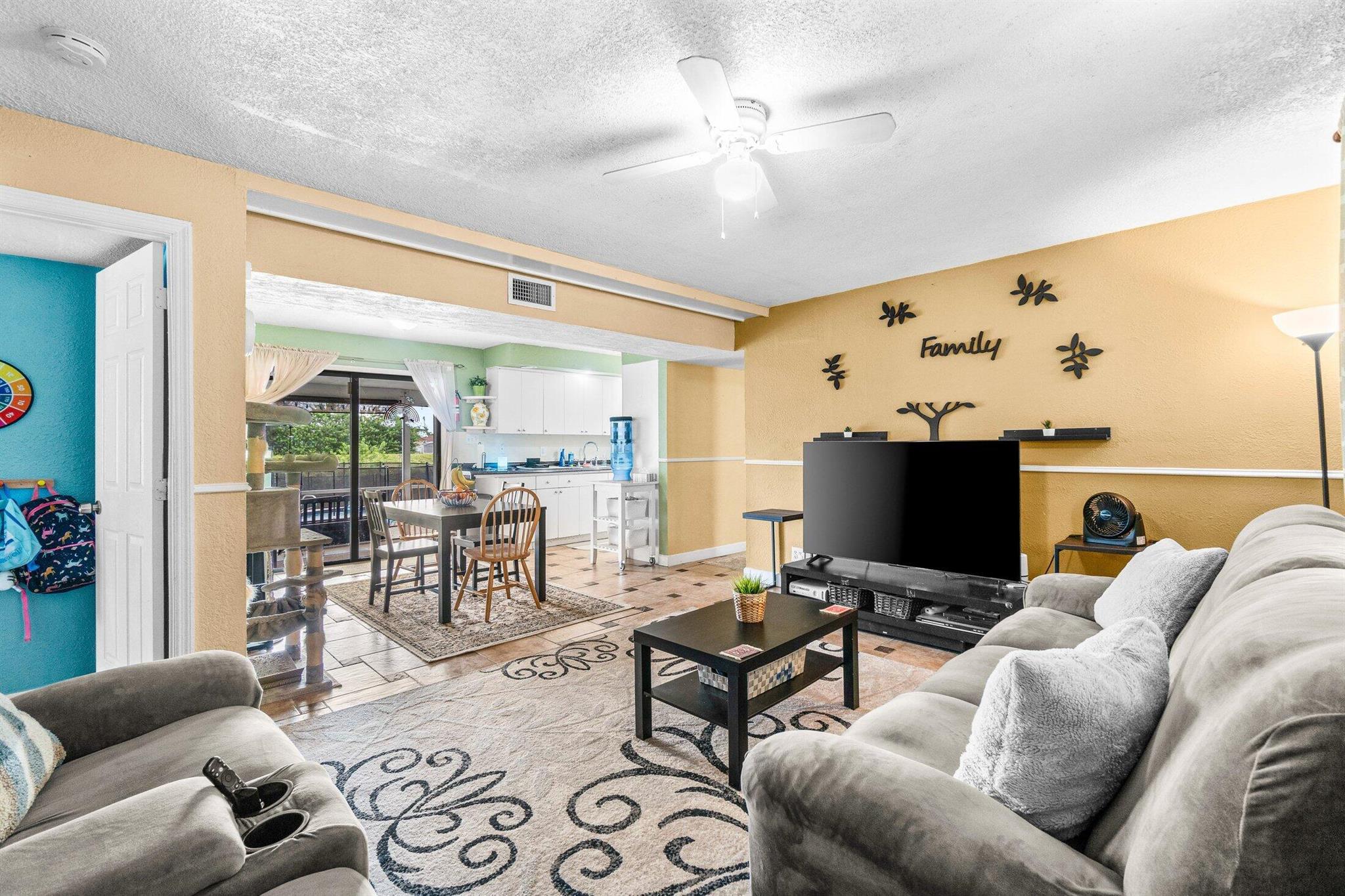 7818 NW 66th Terrace