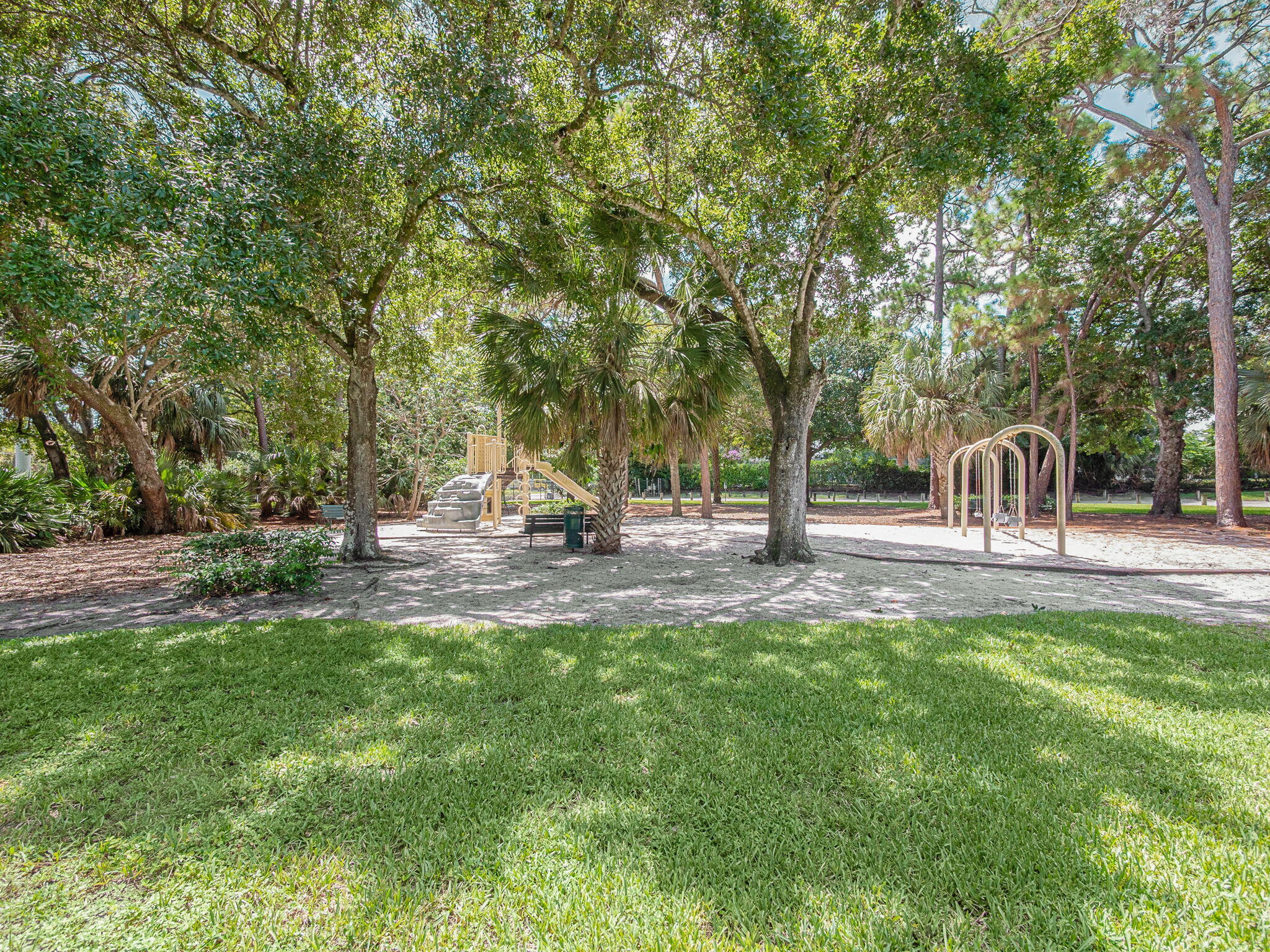 217 Colony Way W