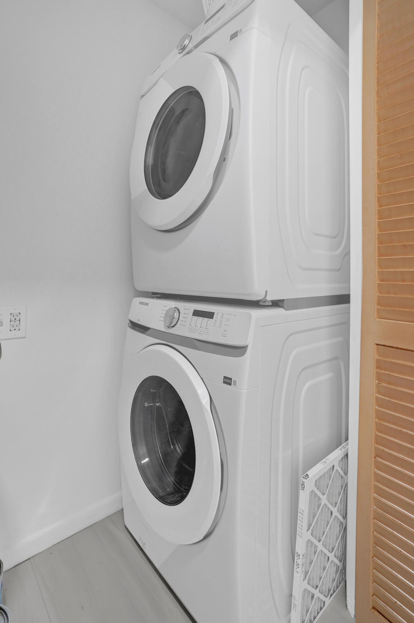 2755 NE 28th Avenue F2