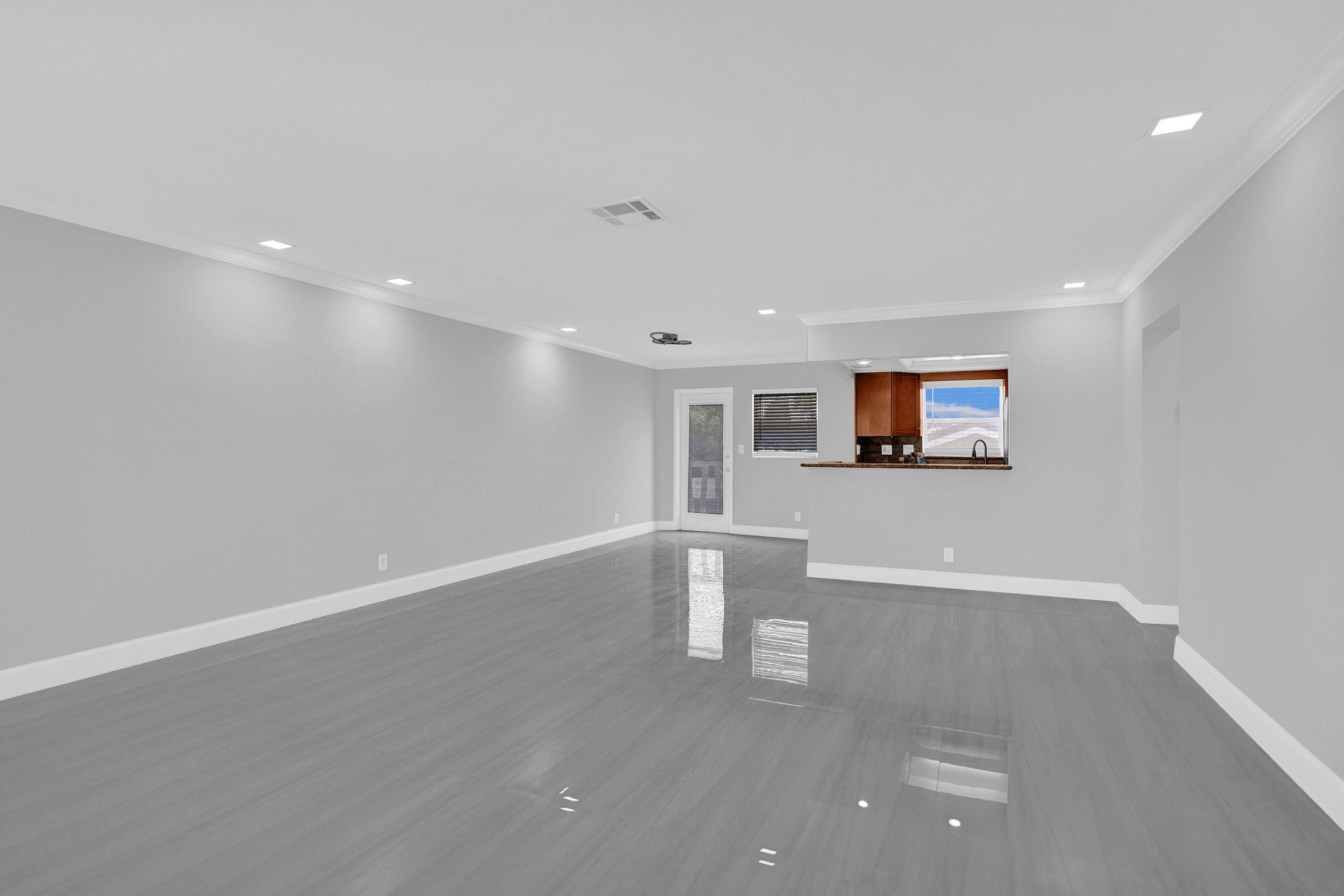 2755 NE 28th Avenue F2