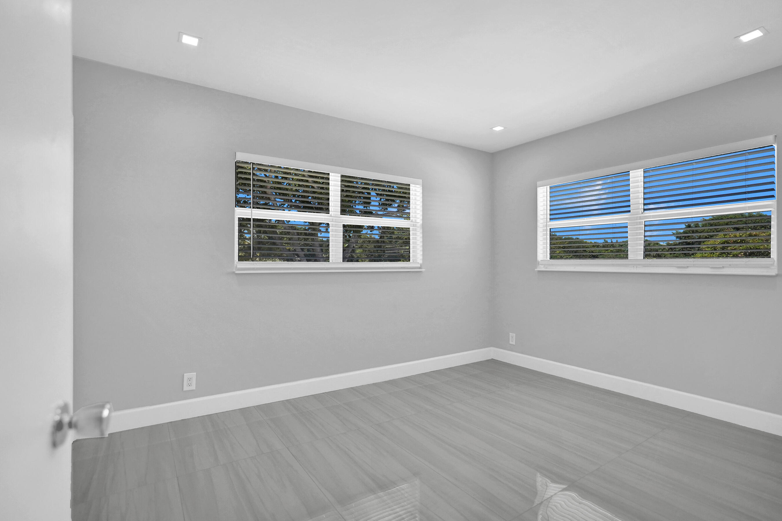 2755 NE 28th Avenue F2