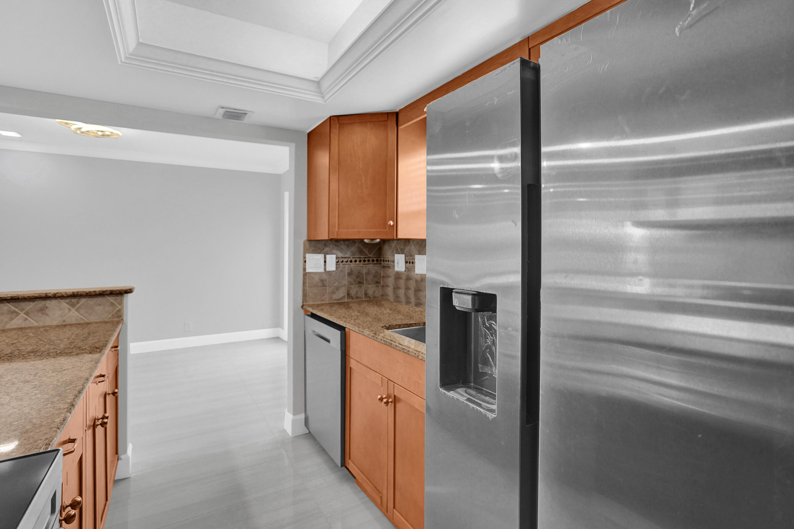 2755 NE 28th Avenue F2