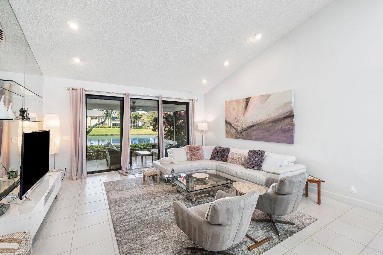 12 Eastgate Drive D