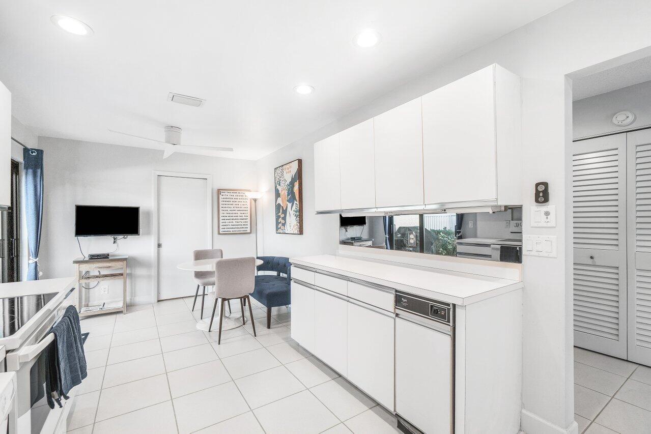12 Eastgate Drive D