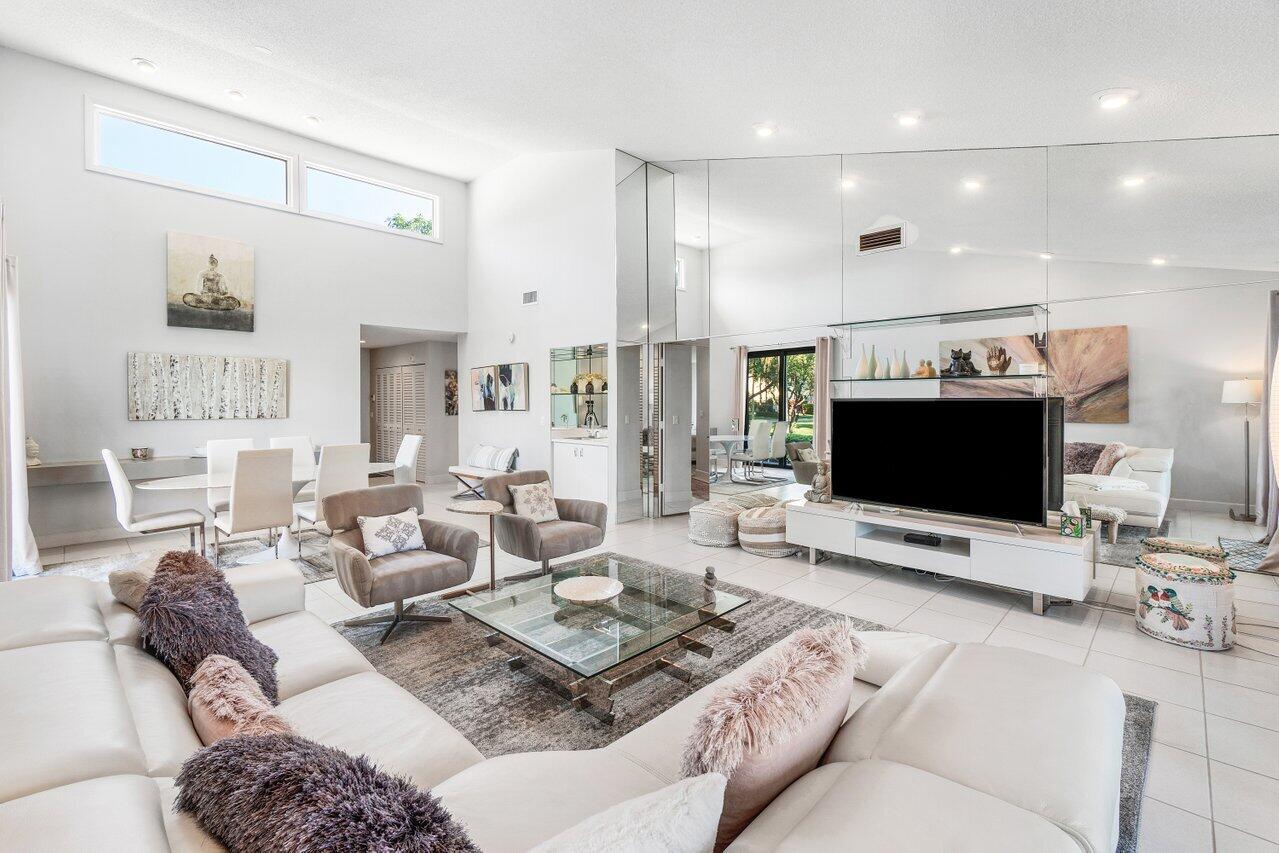 12 Eastgate Drive D